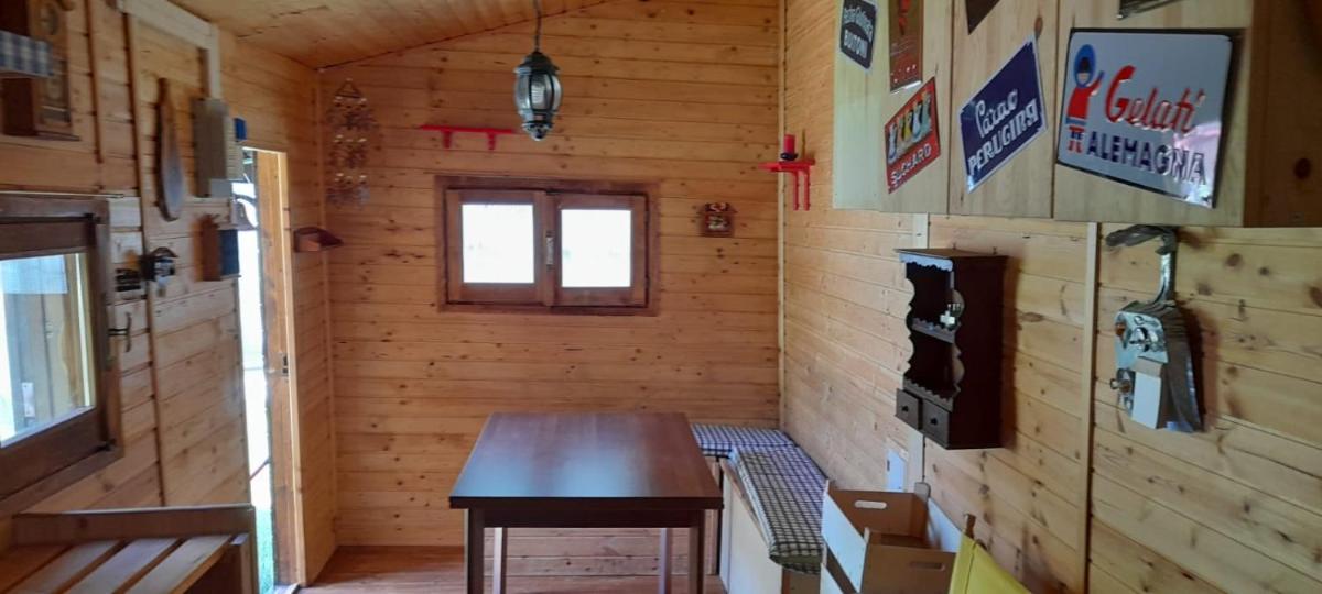 Mobile Home photo 3