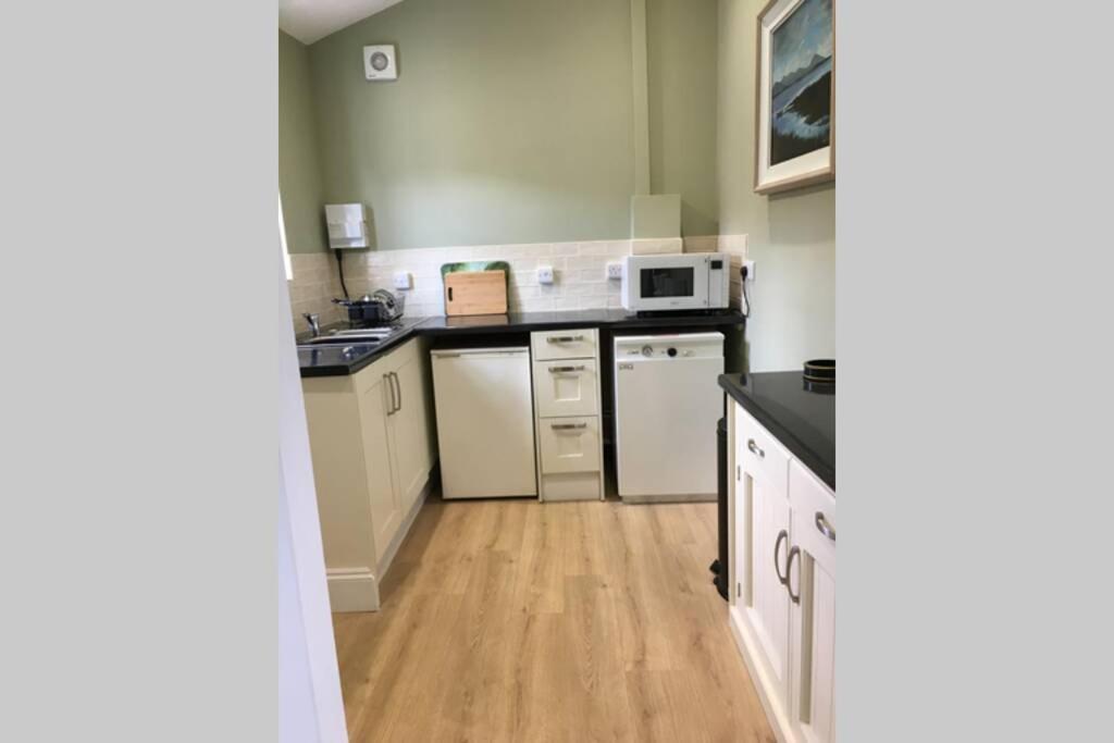 One-Bedroom Apartment - Photo 8