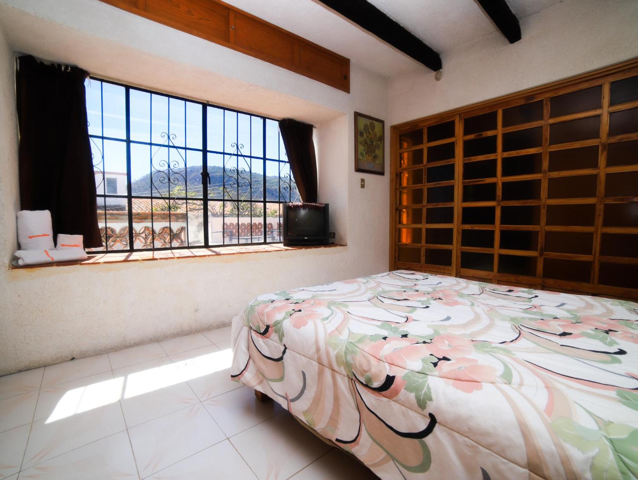 Three-Bedroom House photo 3