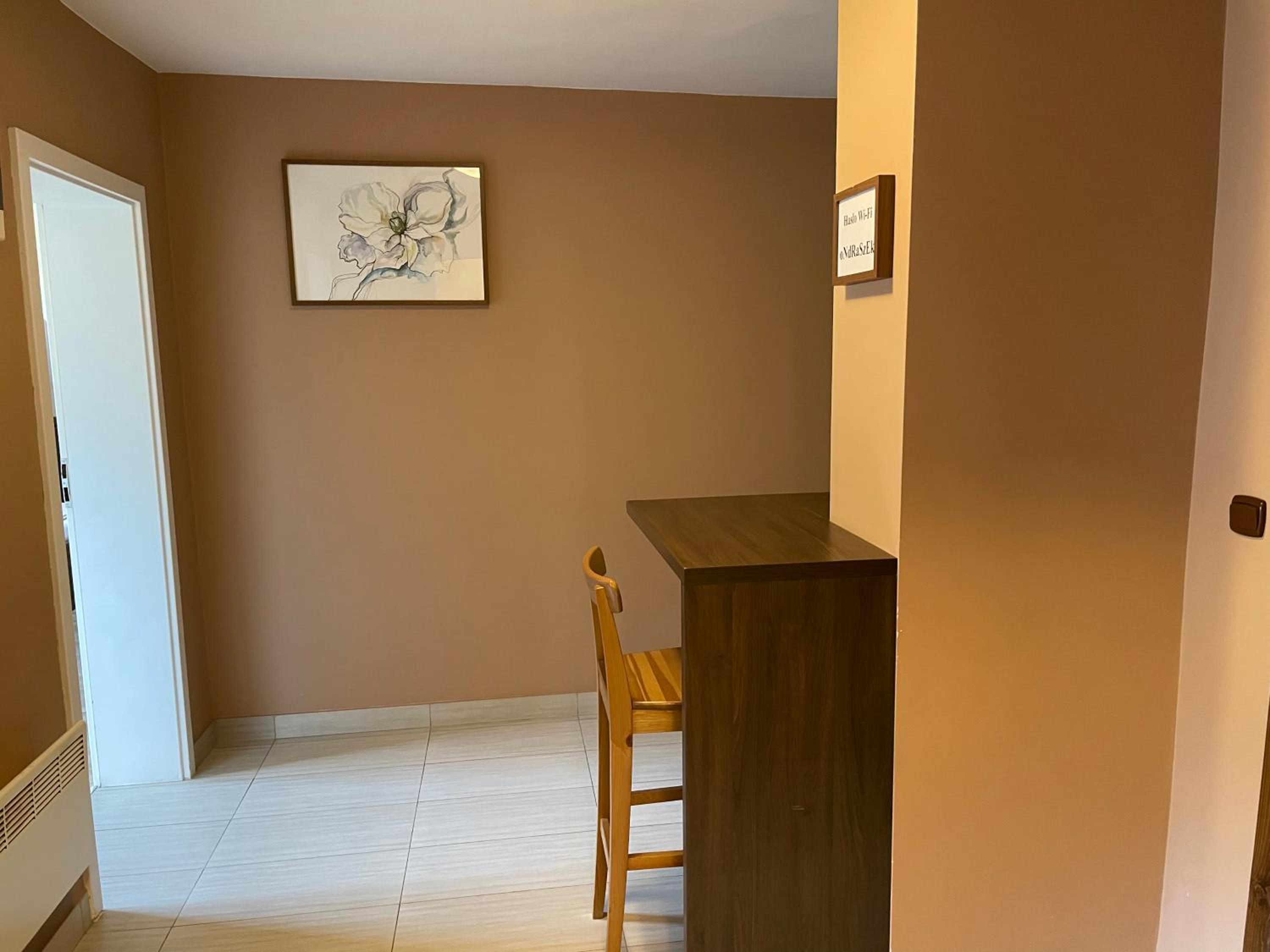 Double Room with Private Bathroom - Photo 6