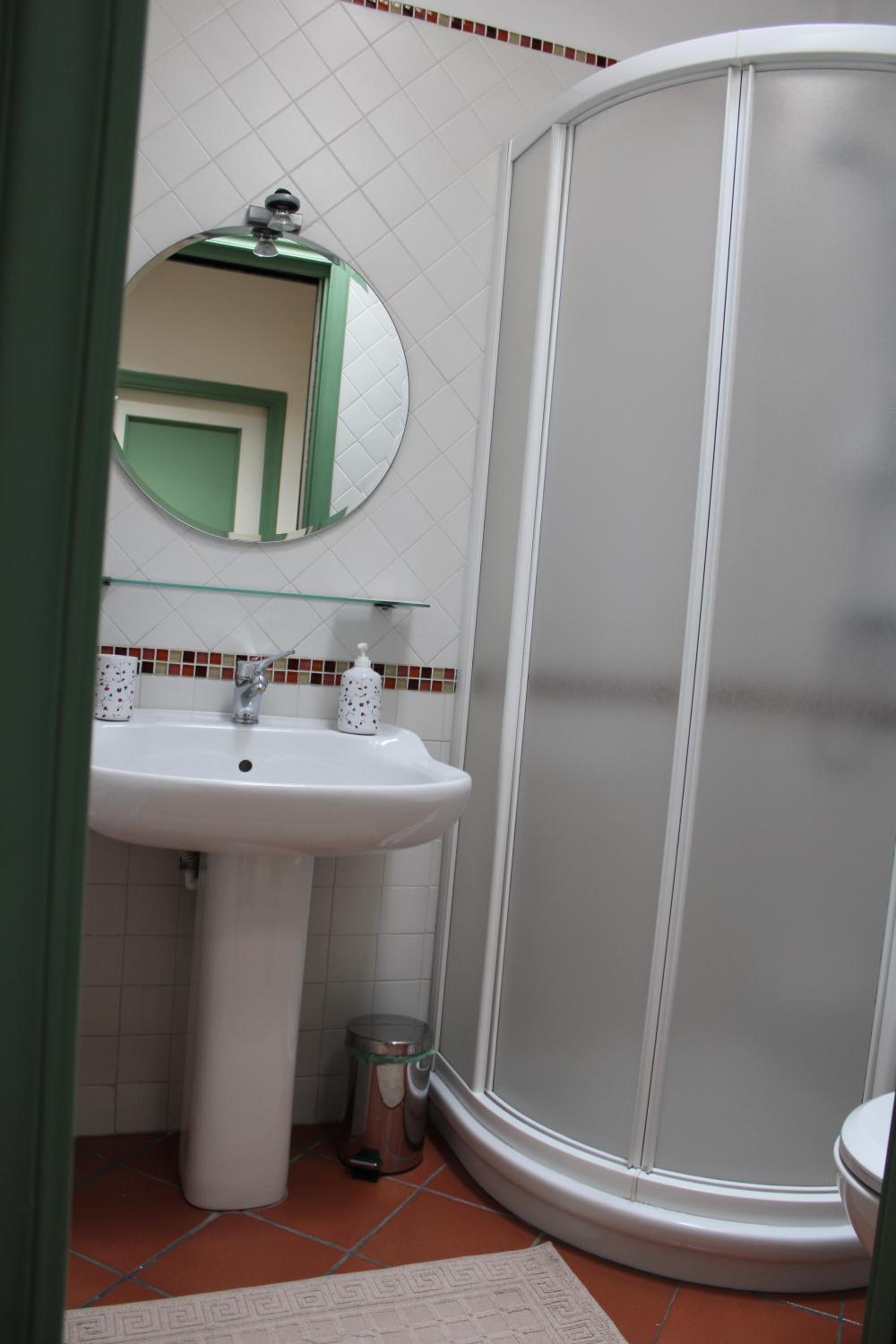 Standard Double Room - Photo 2