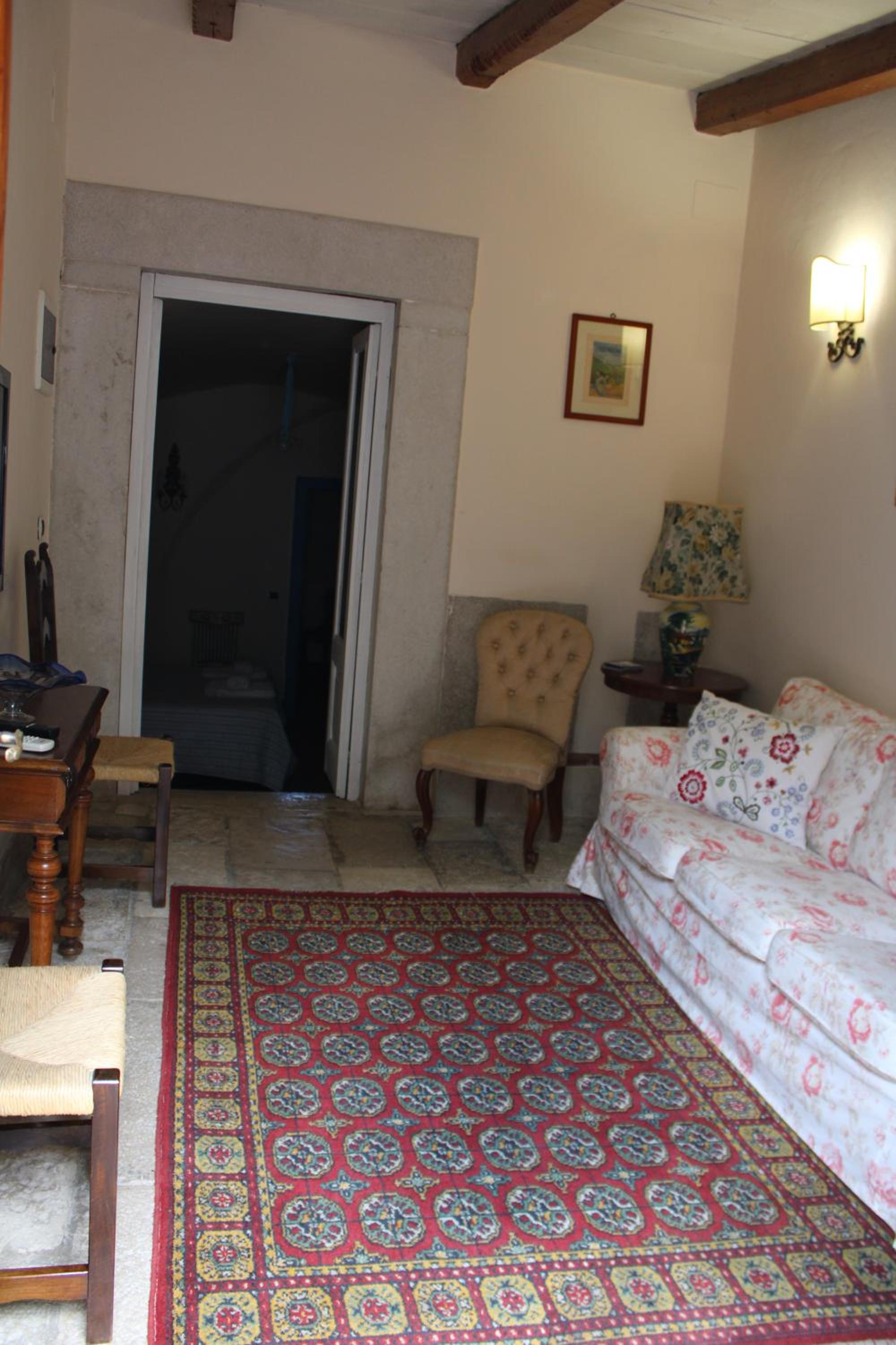 Deluxe Double or Twin Room - Photo 9