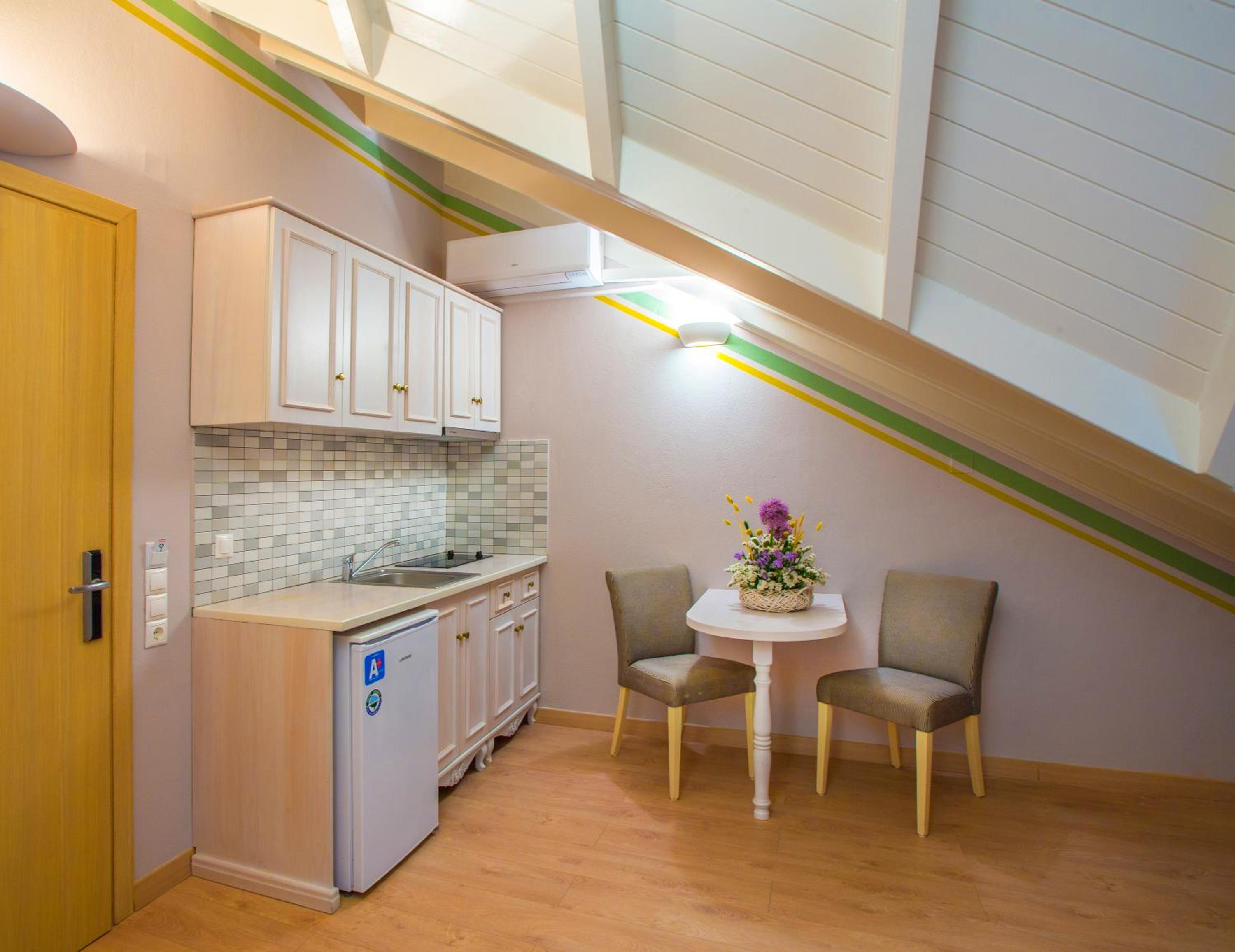 Attic One Bedroom Apartment  (2 Adults + 2 Children) photo 2