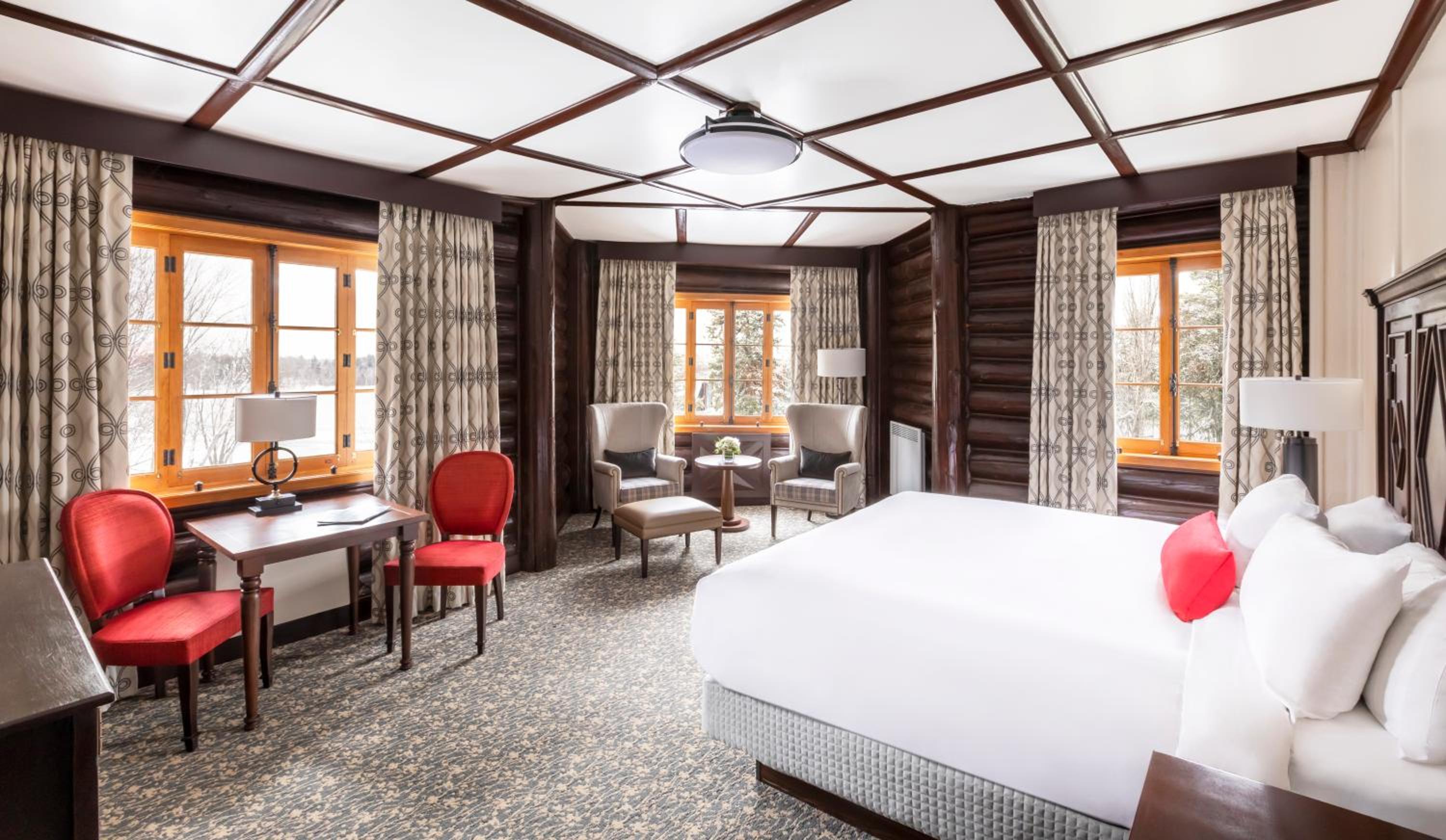 Signature Luxury King Room - Photo 1