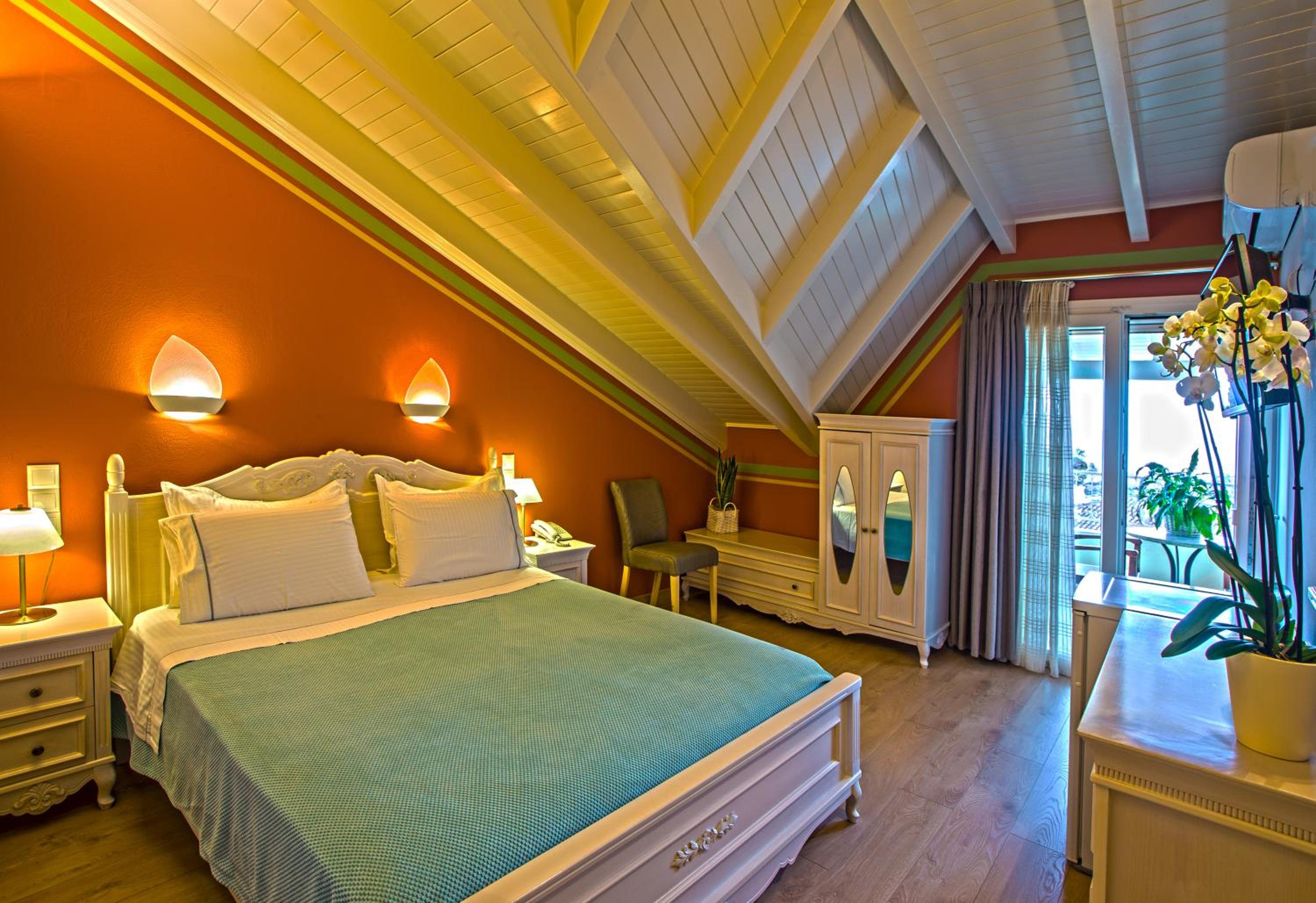 Attic Double Room with Sea View - Photo 4