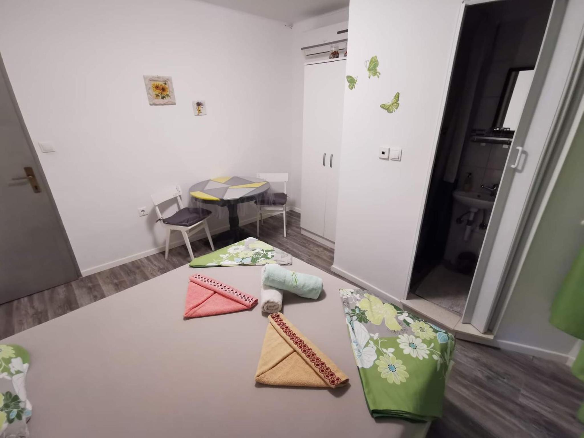 Double Room - Photo 17