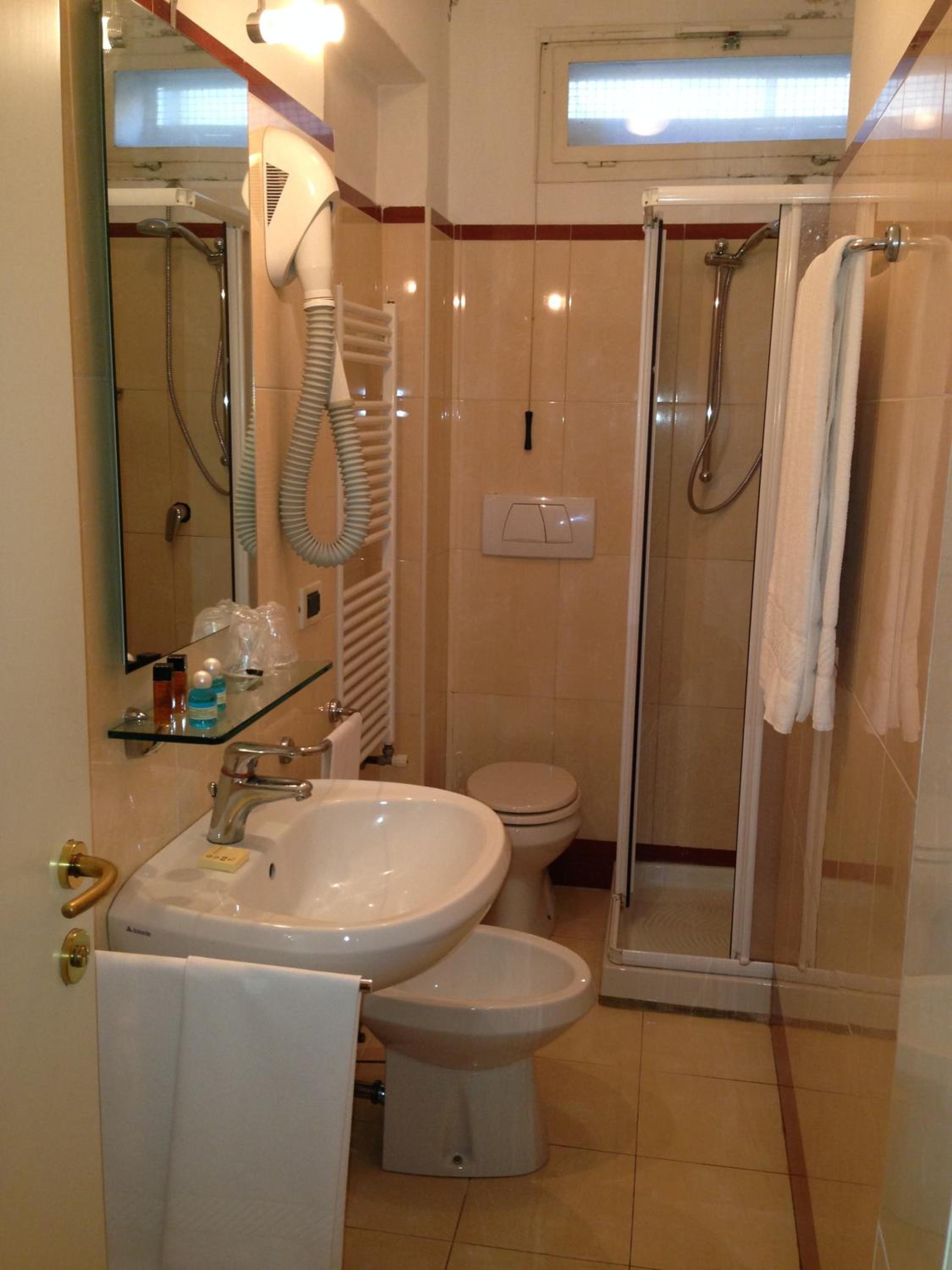Single Room photo 3