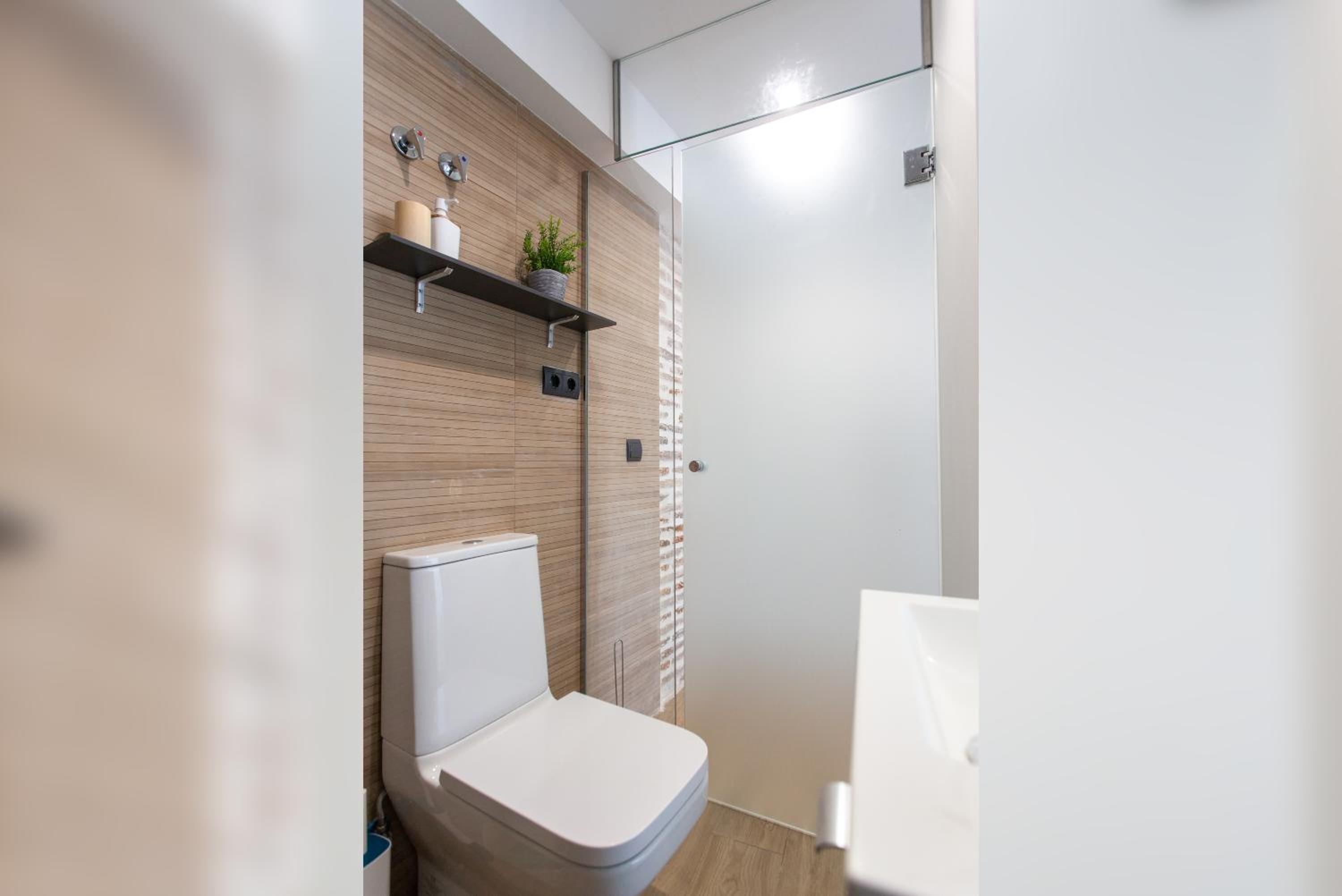 Apartment - Ground Floor - Photo 2