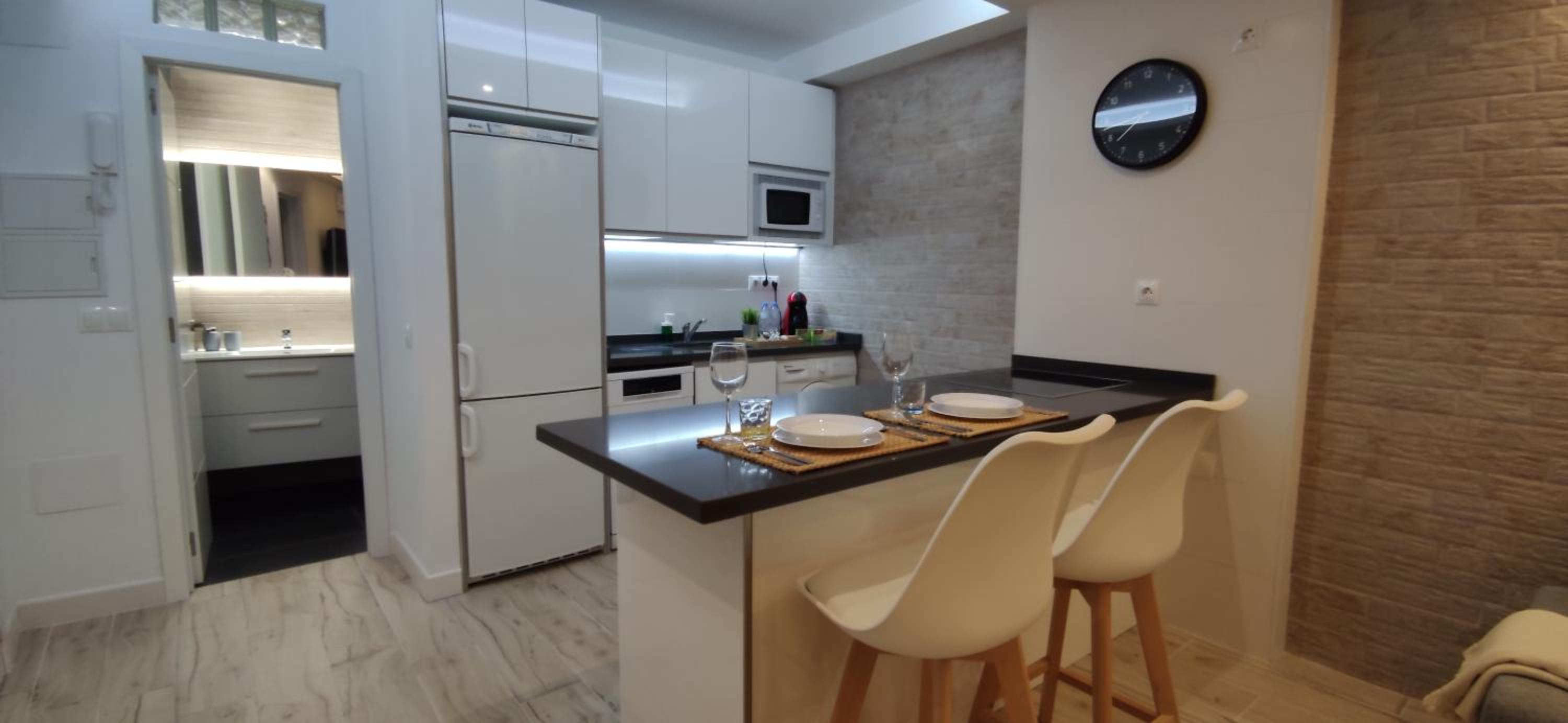 One-Bedroom Apartment - Photo 4