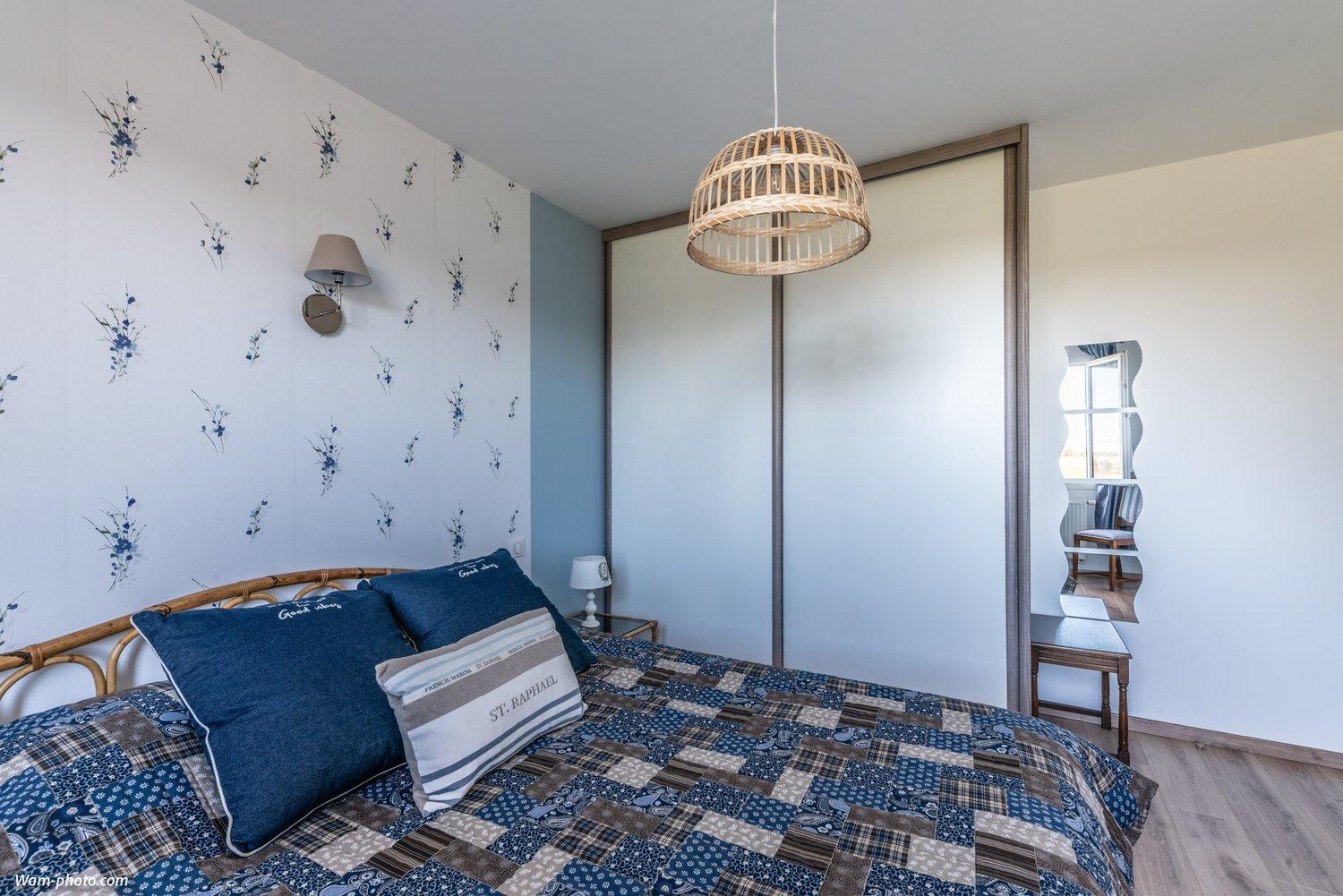 Family Room with Private Bathroom photo 2