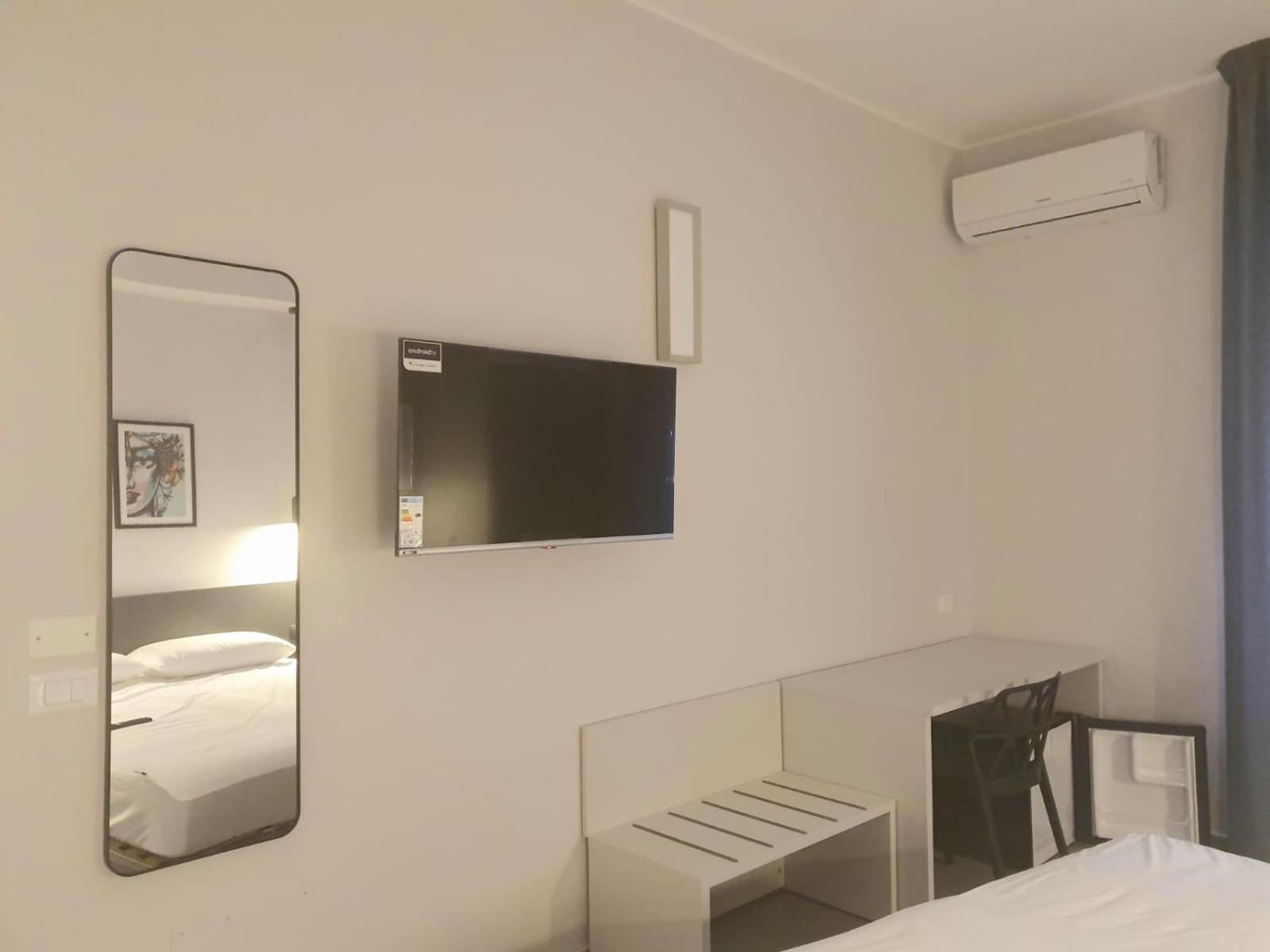 Standard Double Room - Photo 1