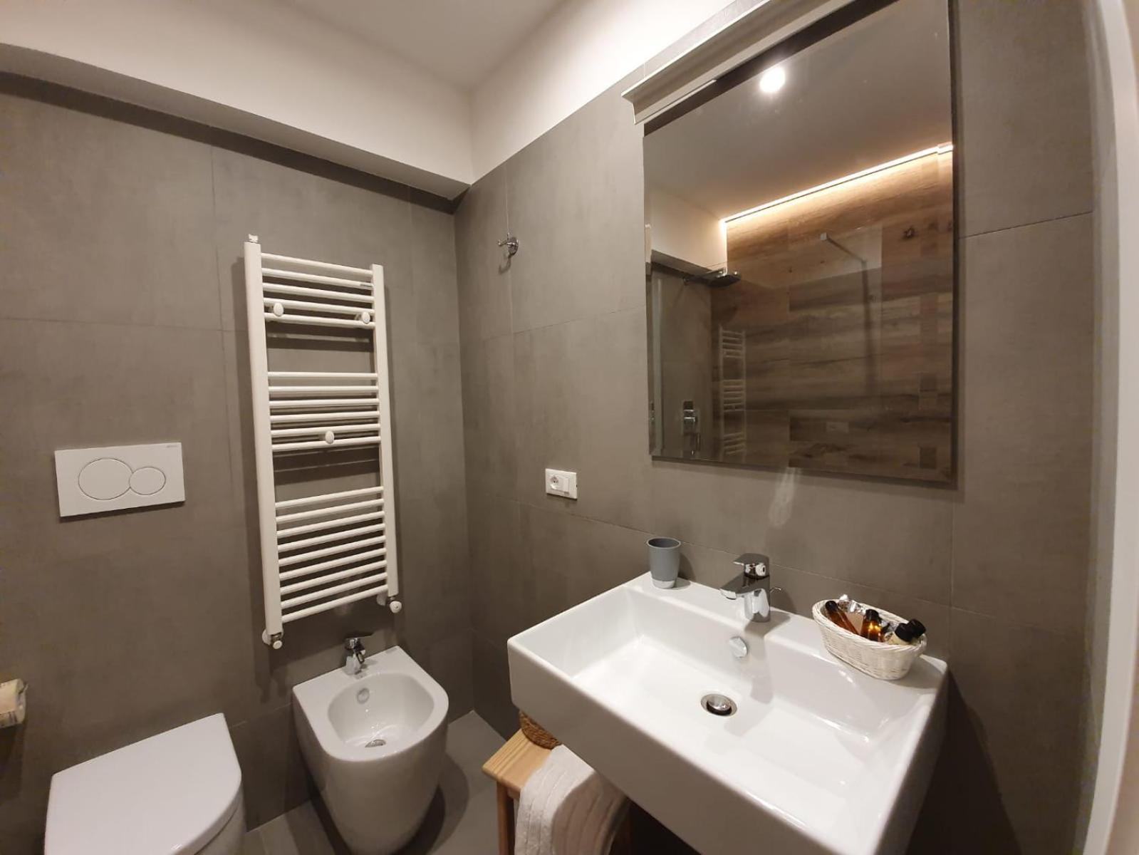 Double Room - Photo 4