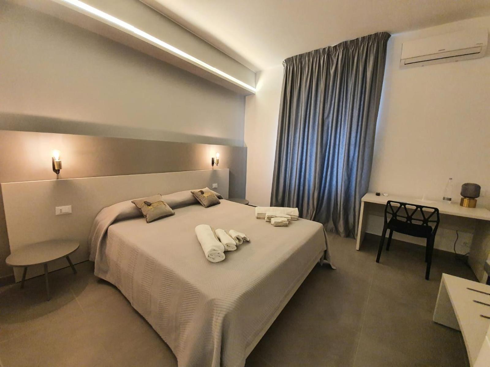 Double Room - Photo 3