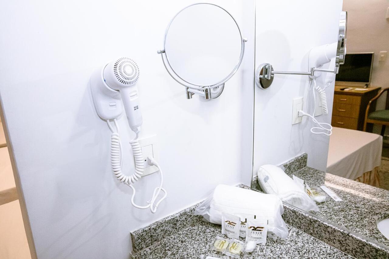 Standard Twin Room - Photo 5
