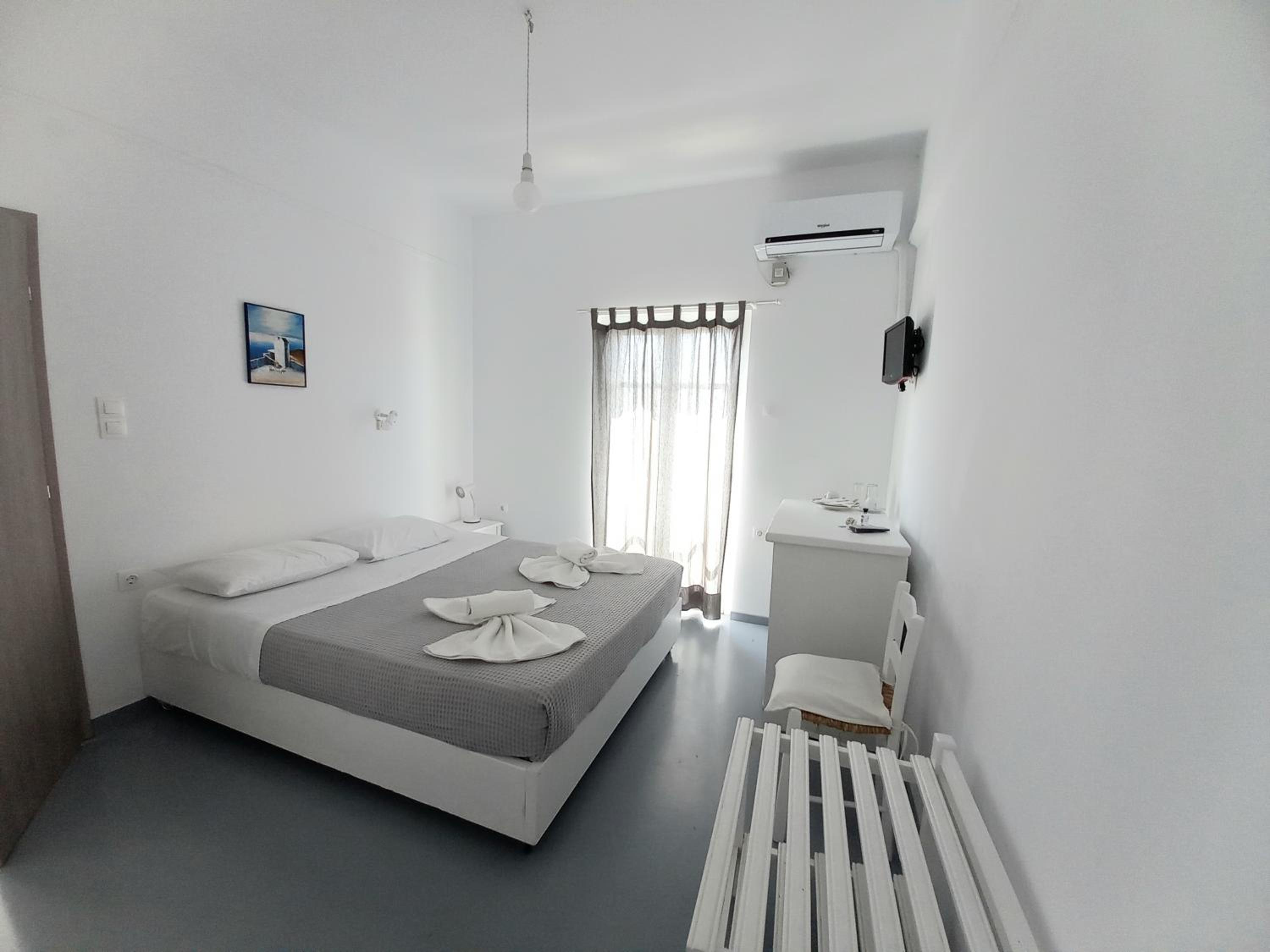 Standard Double Room - Photo 3