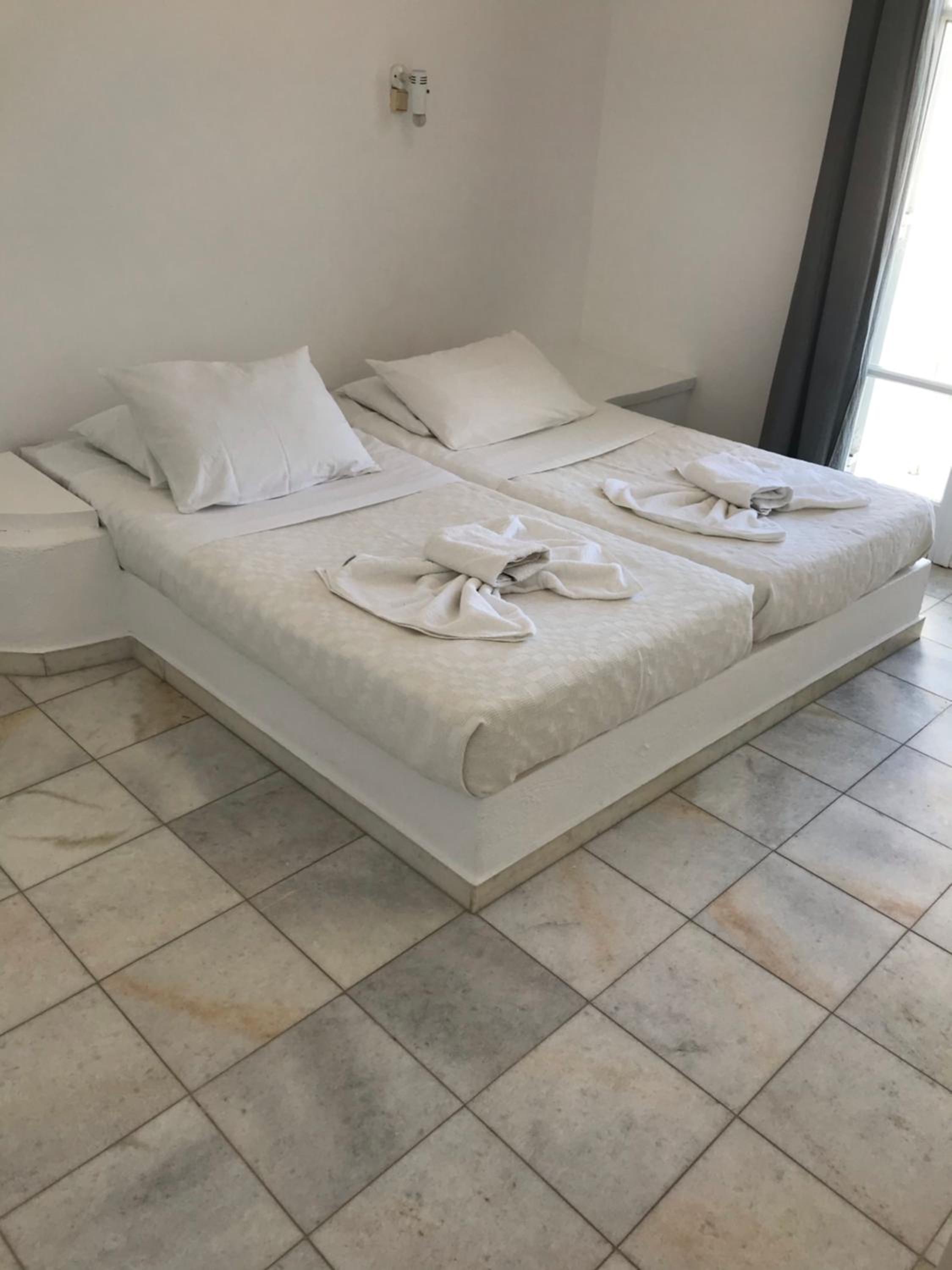 Standard Double Room - Photo 4
