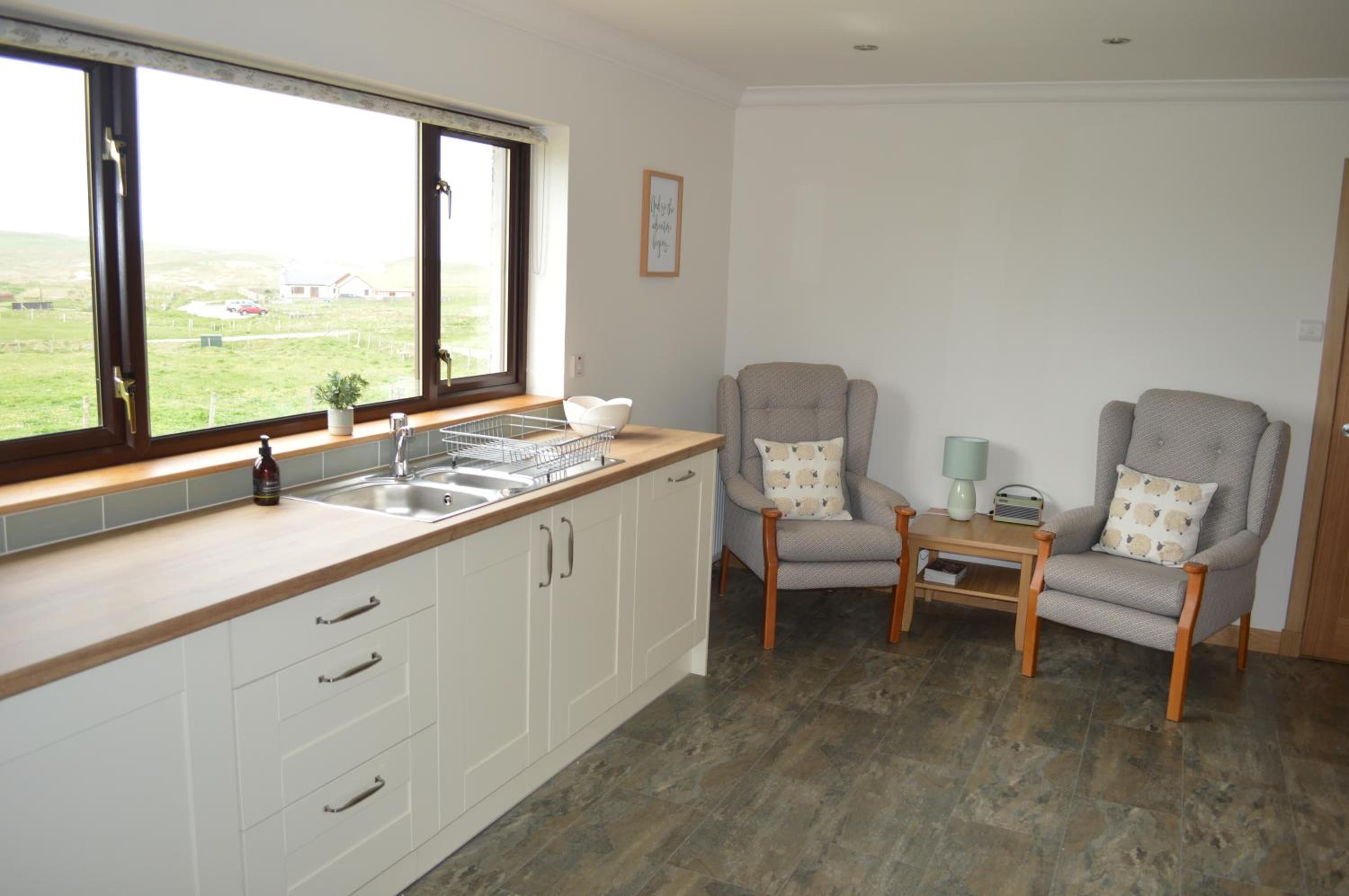 Three-Bedroom House photo 3