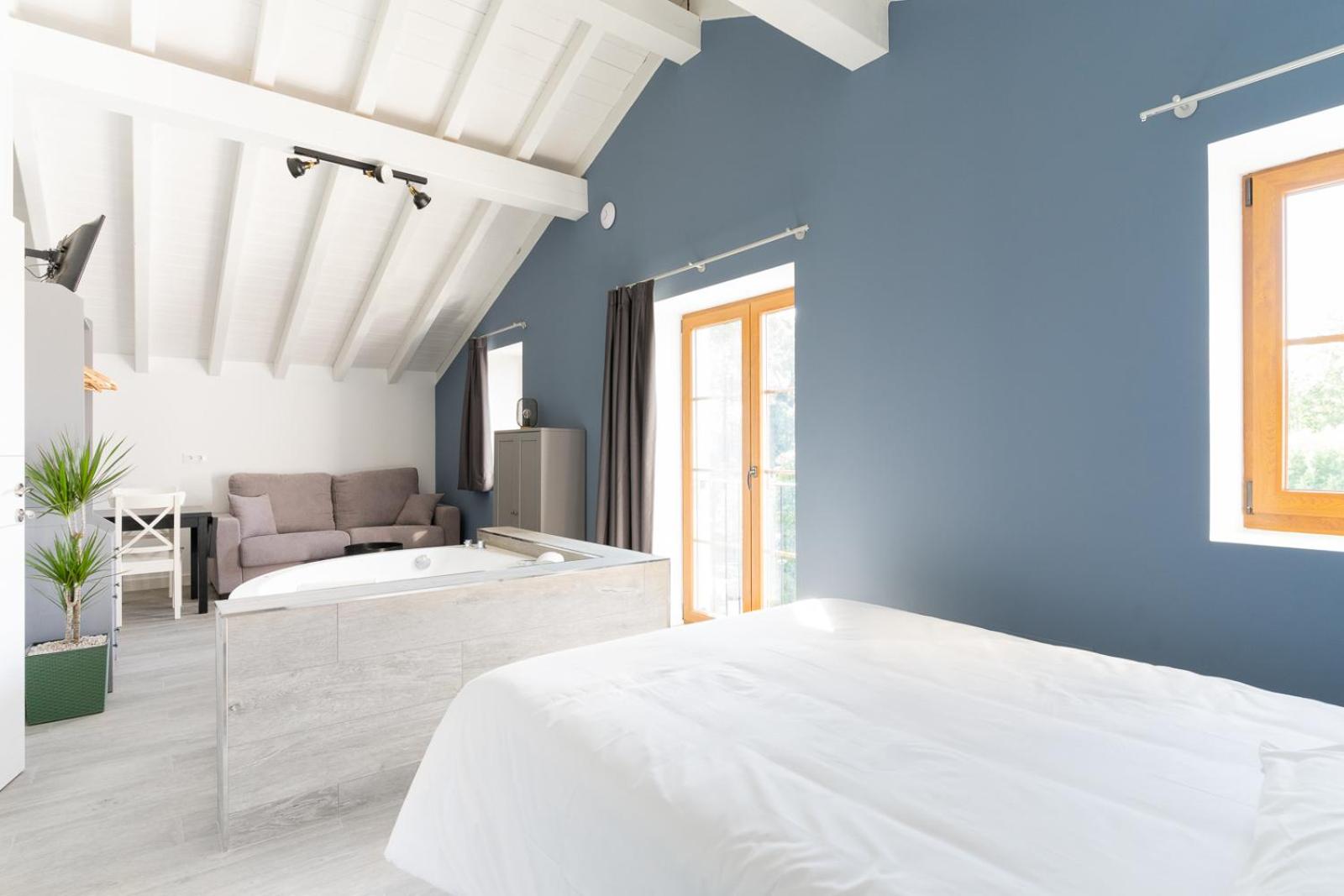 Junior Suite with Garden View - Photo 3