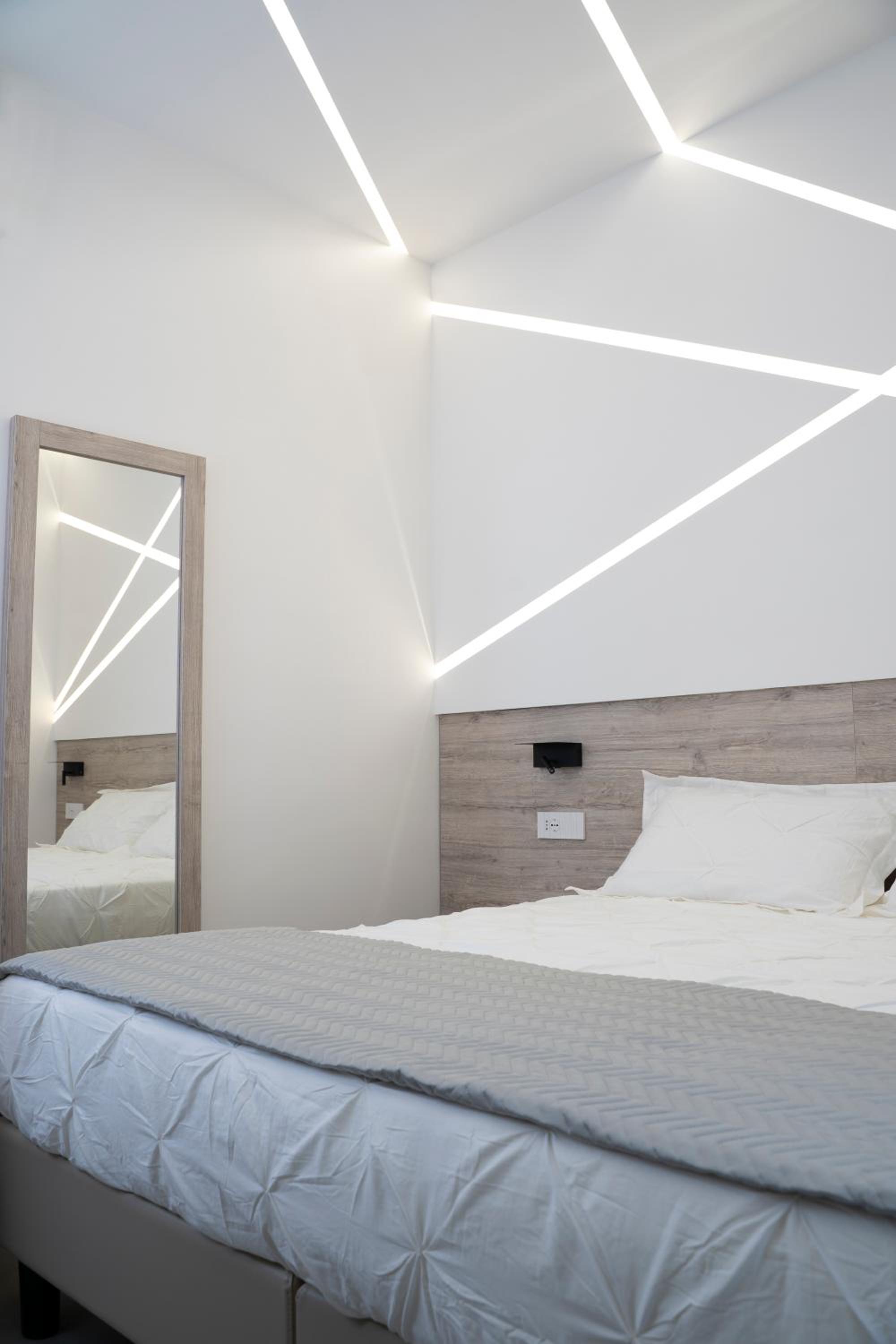 Double Room with Sea View - Photo 4