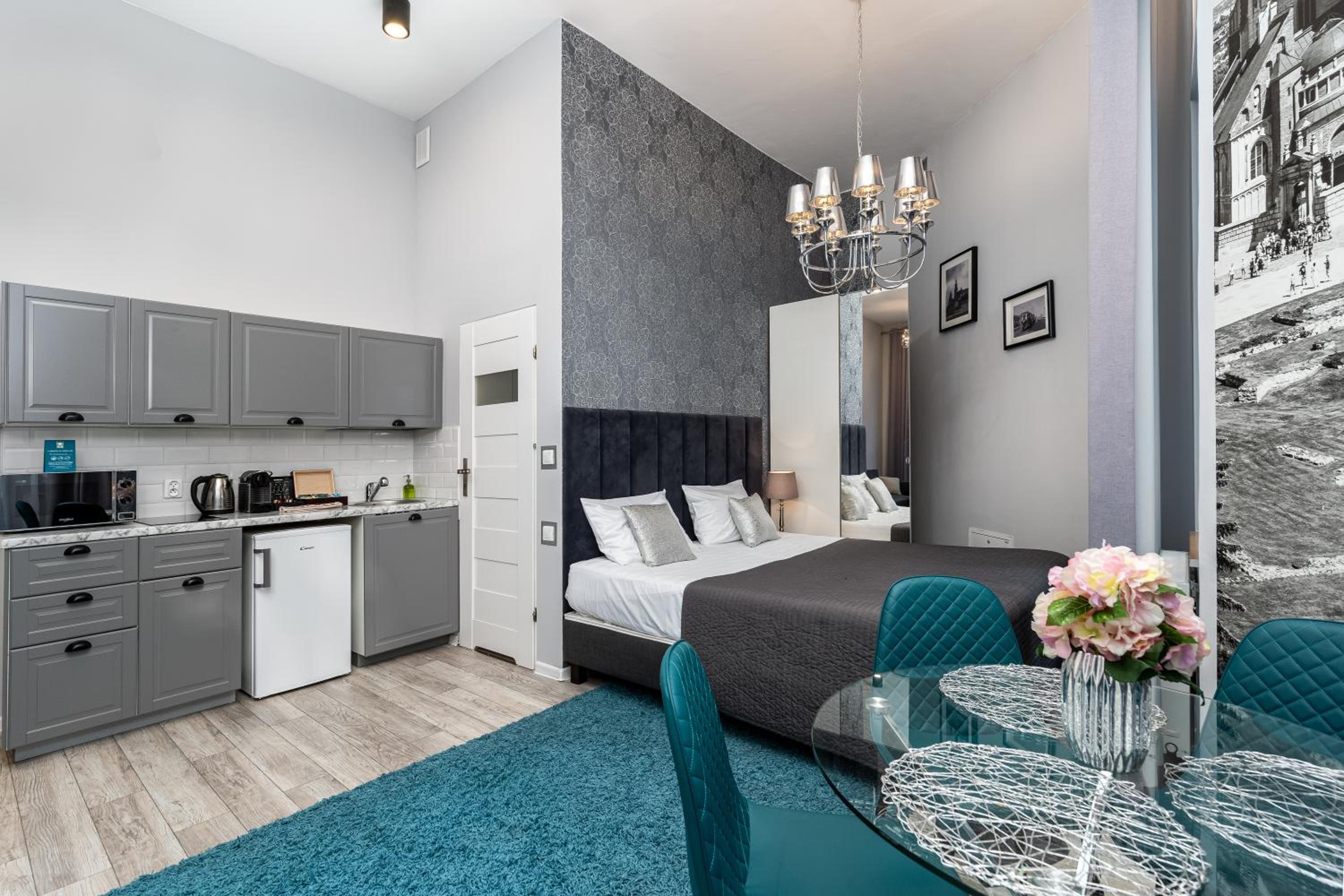 Deluxe Suite | King-size bed | 40m2 Terrace | A/C photo 1