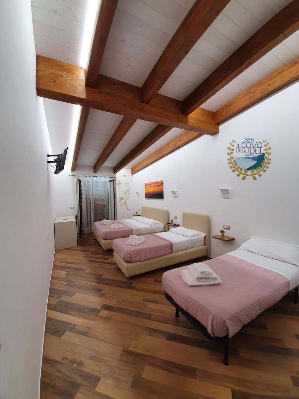 Quadruple Room - Photo 3
