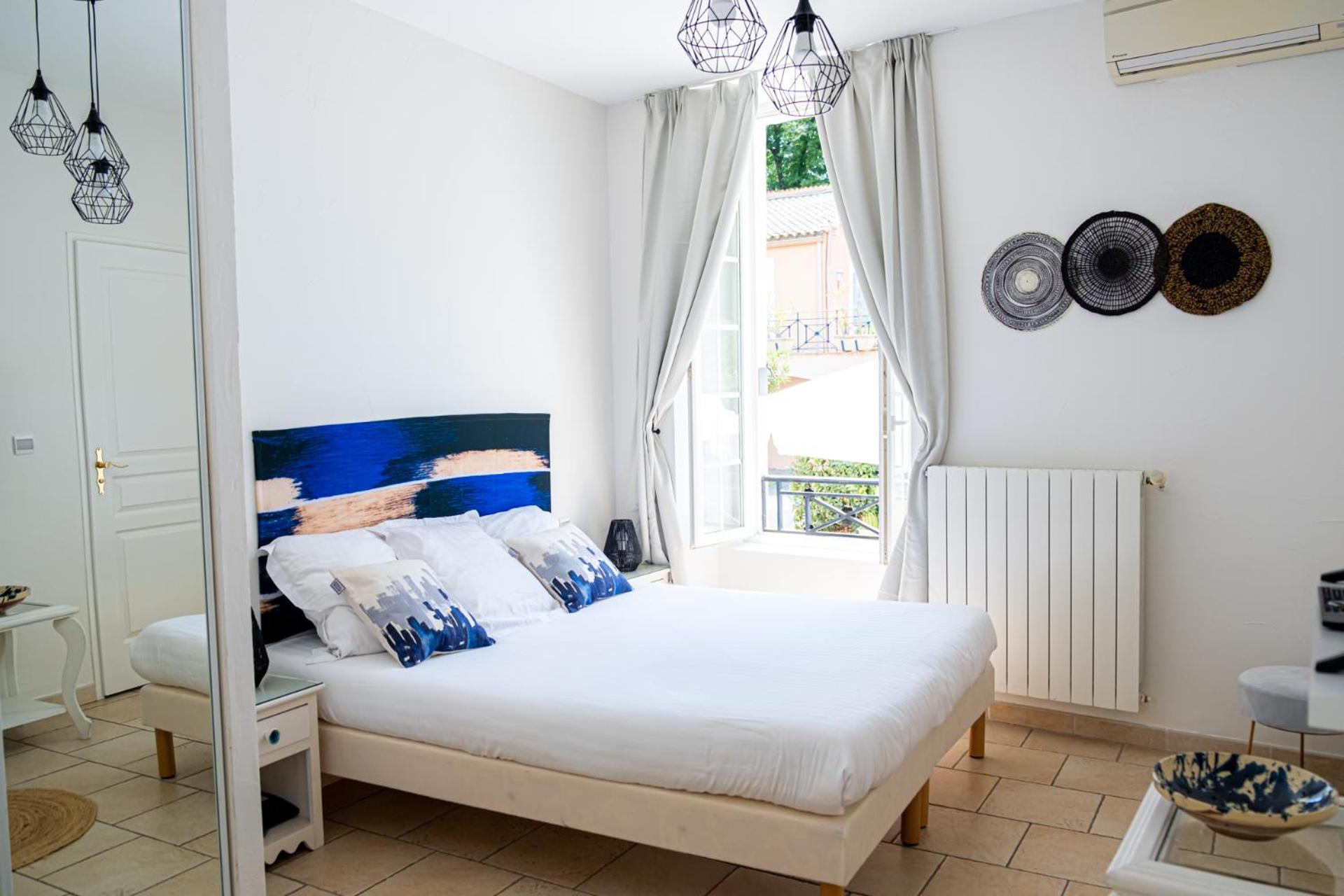 Standard Double Room - Photo 5