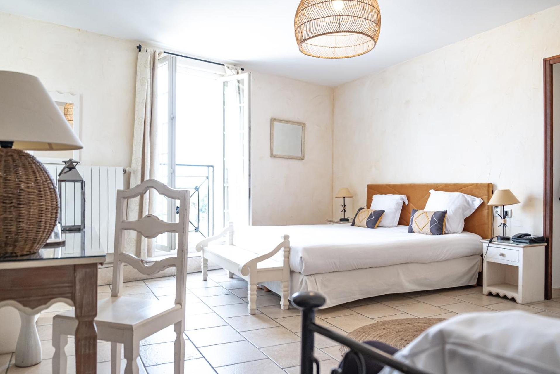 Deluxe Triple Room - Photo 10