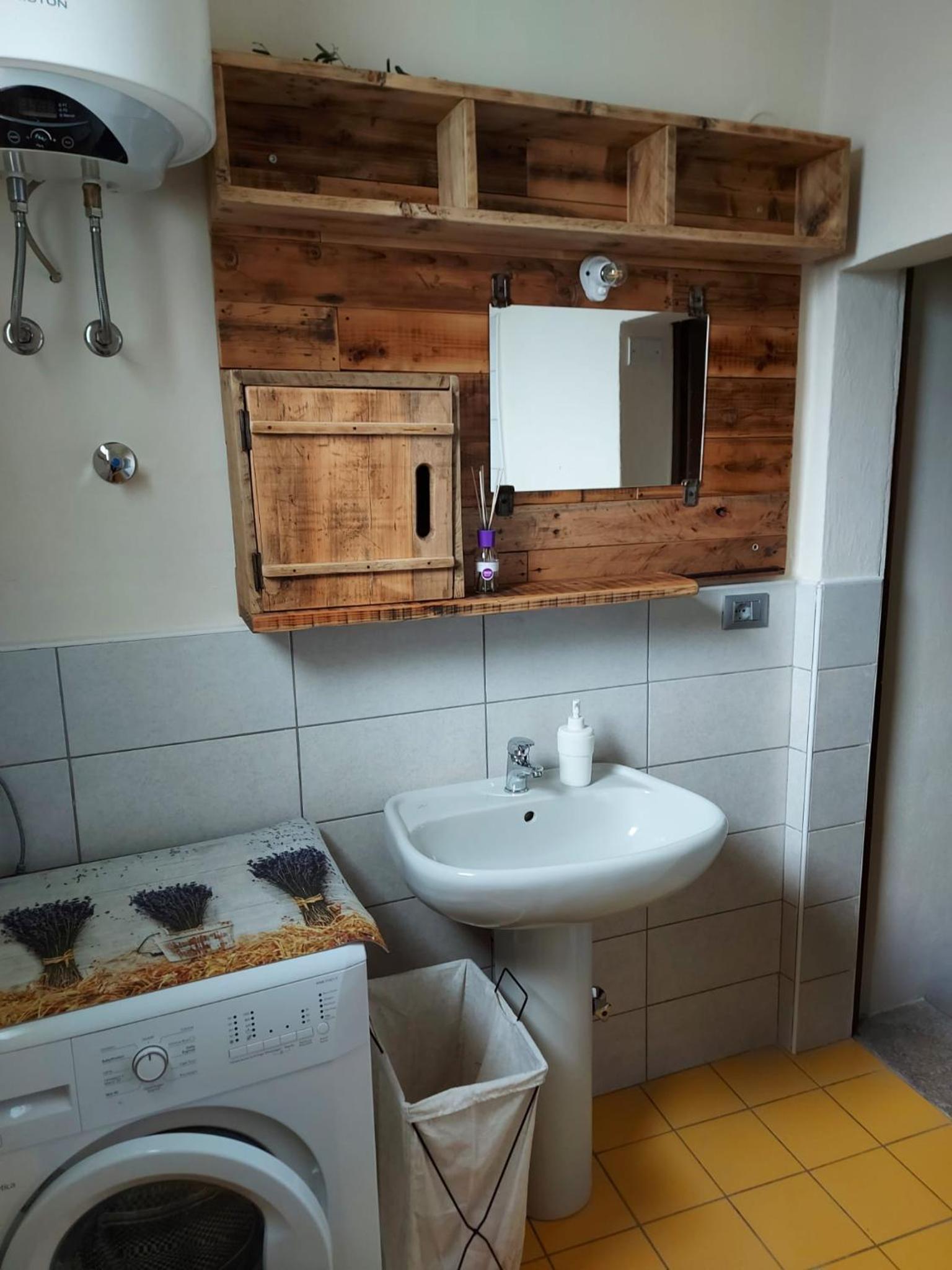 One-Bedroom Apartment - Photo 12