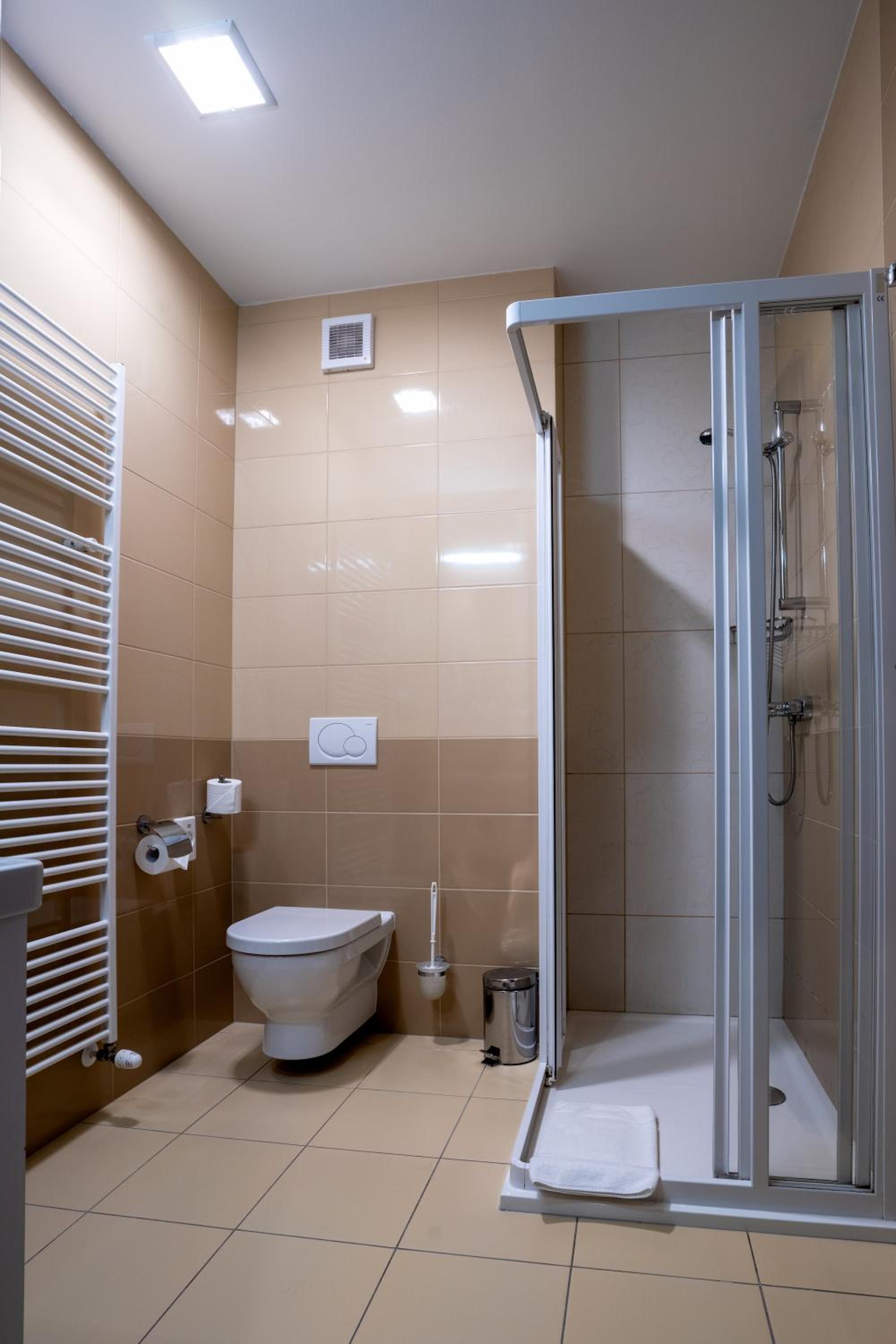 Standard Twin Room - Photo 1