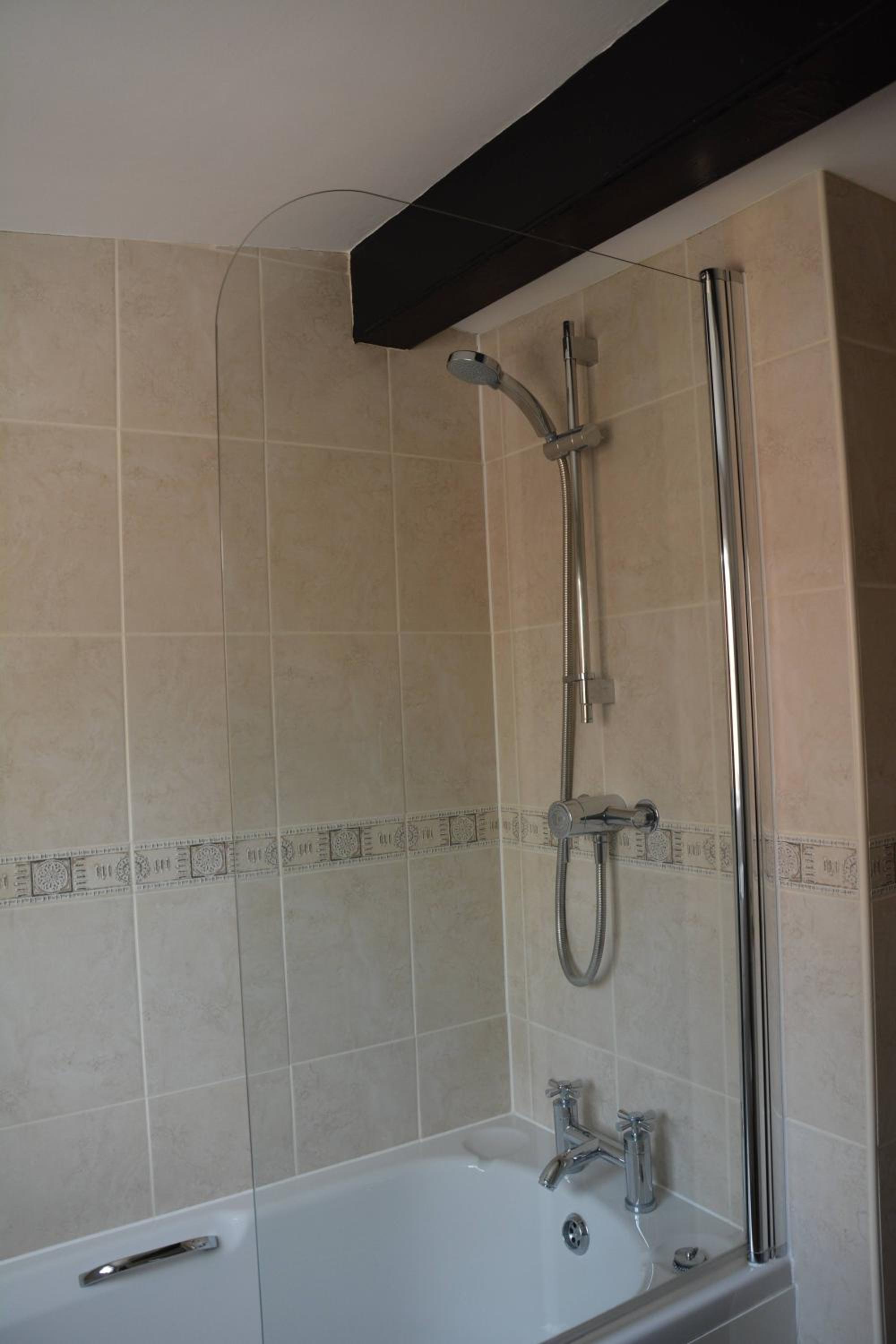 Double Room with Shared Bathroom photo 2