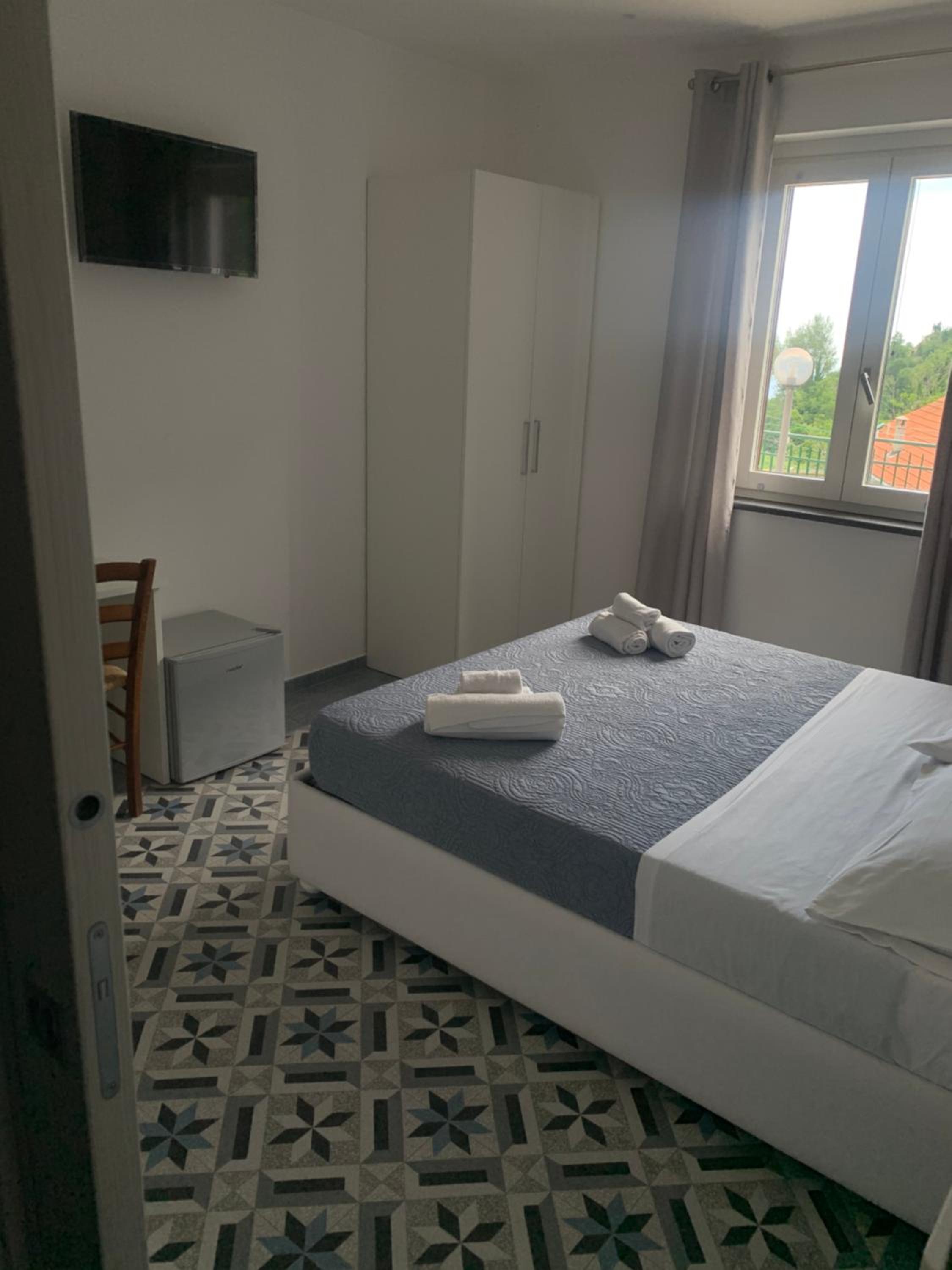 Deluxe Room - Photo 1