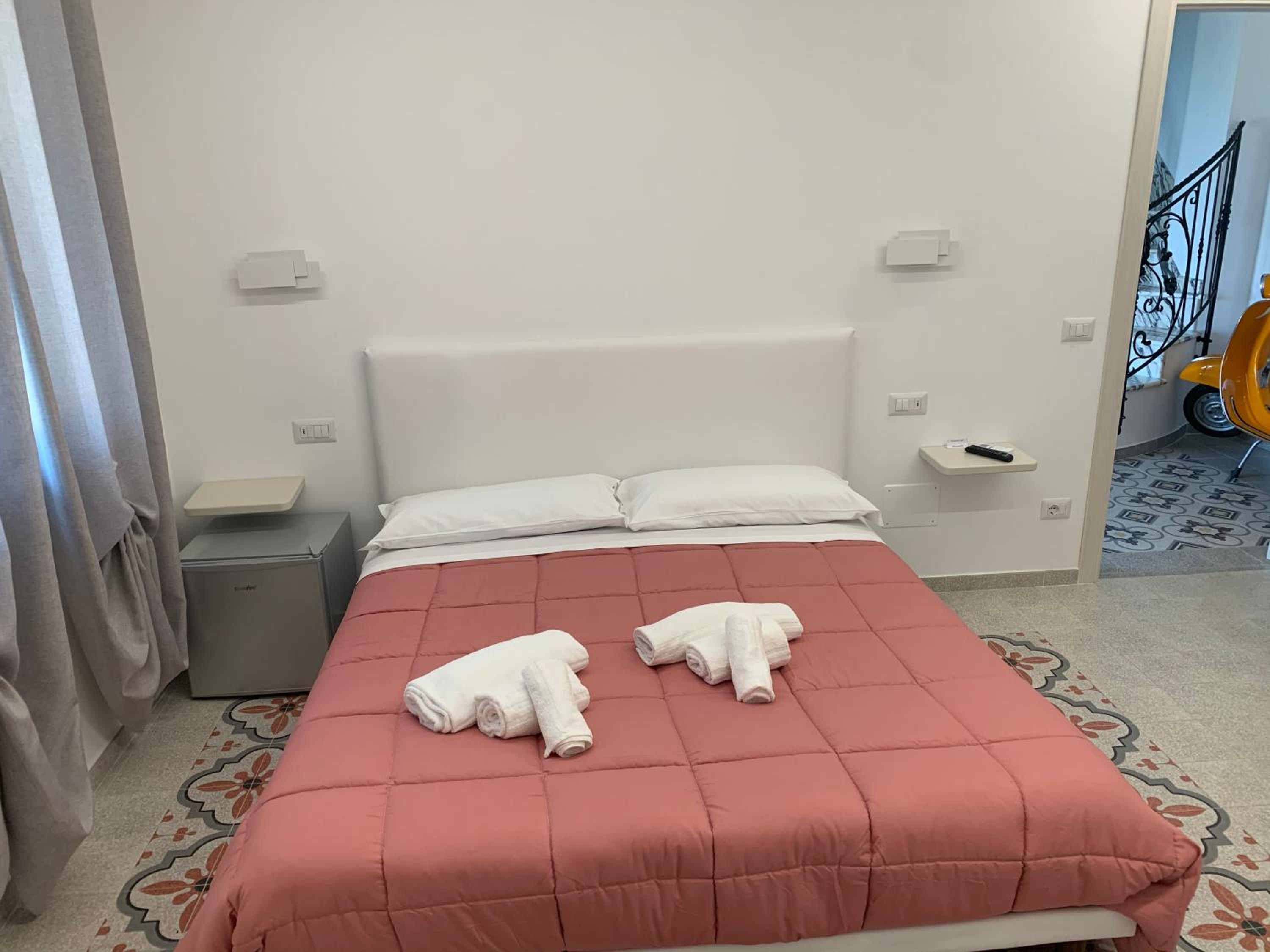 Triple Room with Garden View - Photo 4