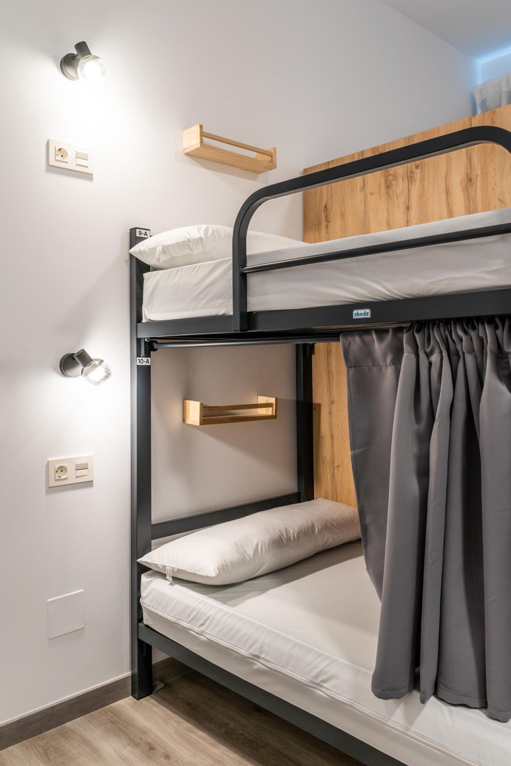 Bed in 8-Bed Mixed Dormitory Room photo 2