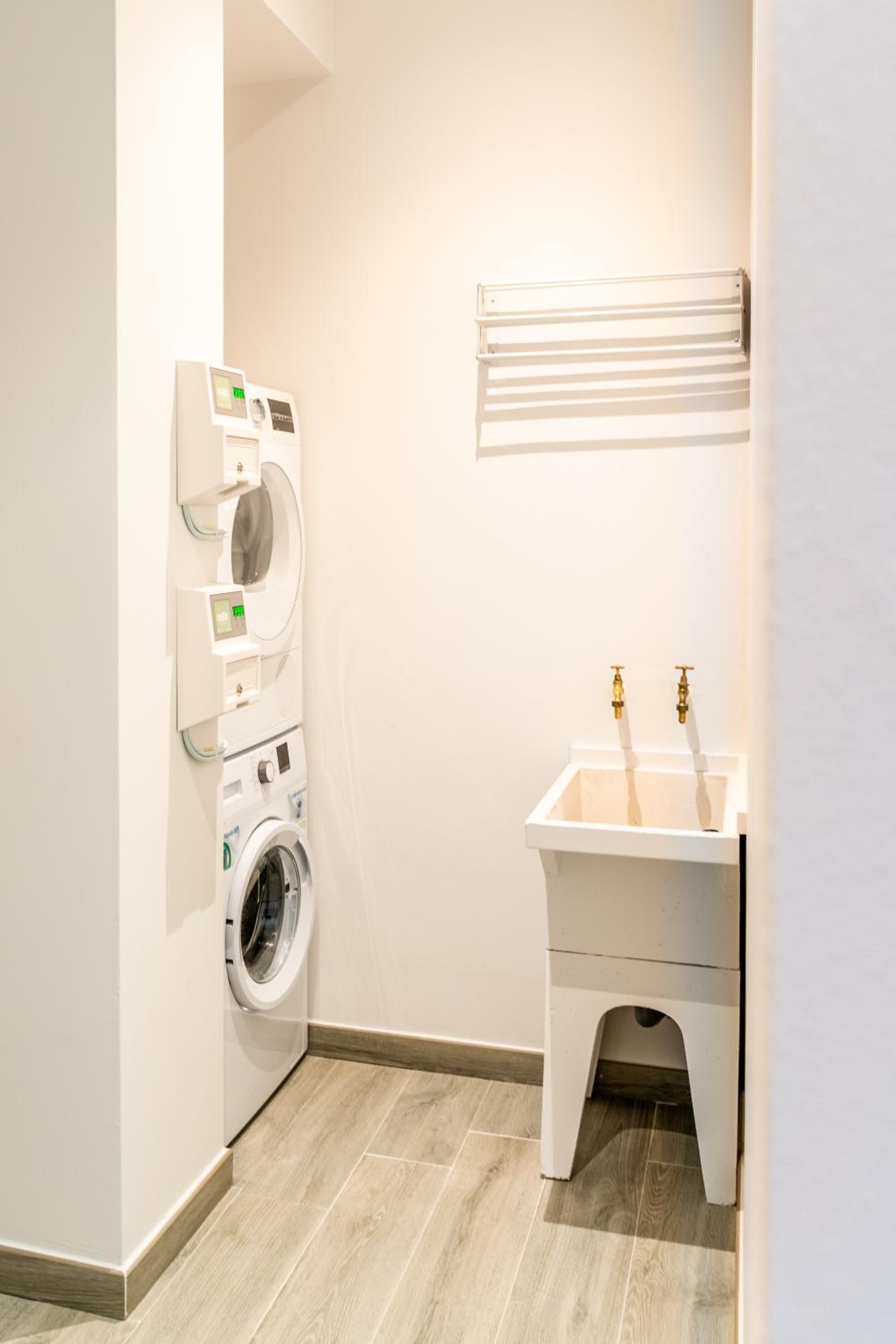 Deluxe Double Room with Shower photo 3