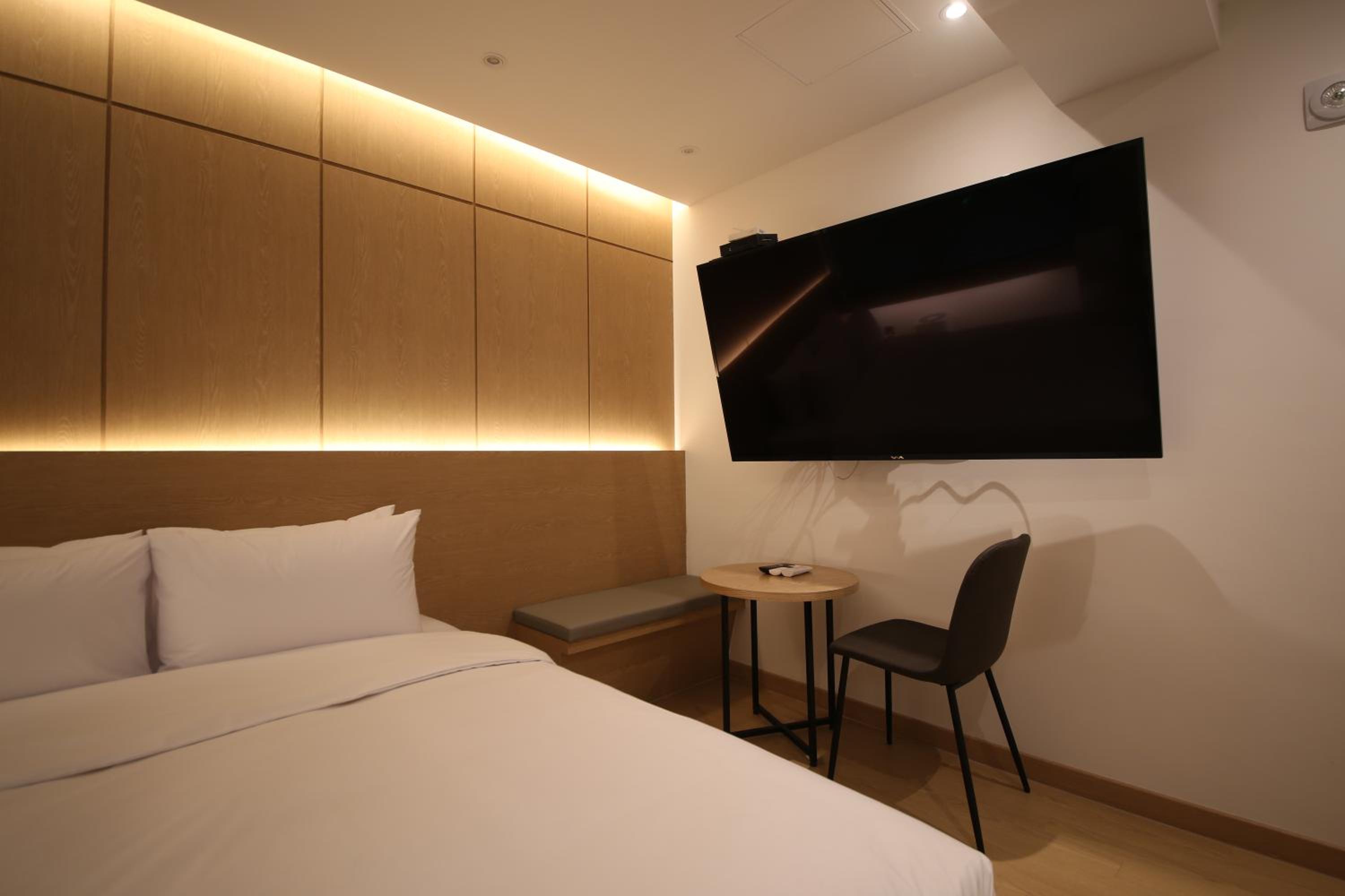 Standard Double Room - Photo 5