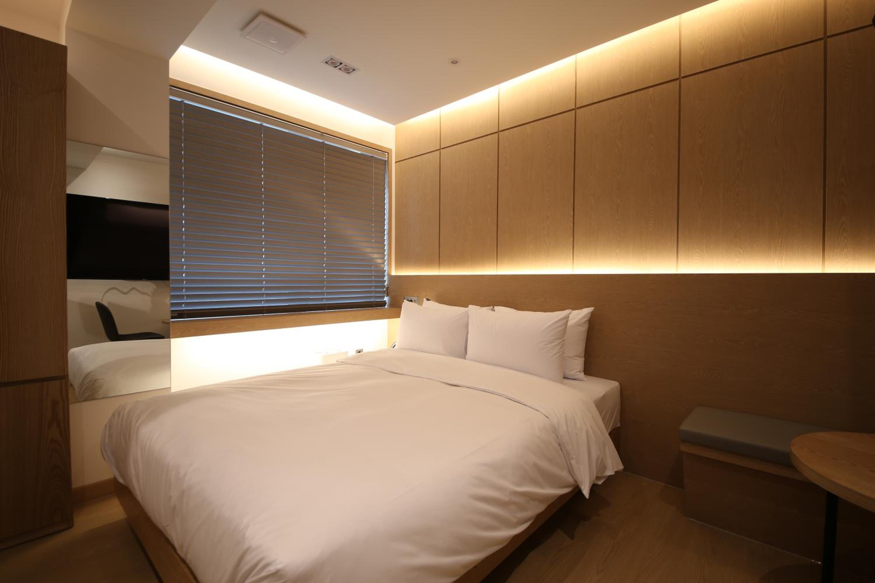 Standard Double Room - Photo 6