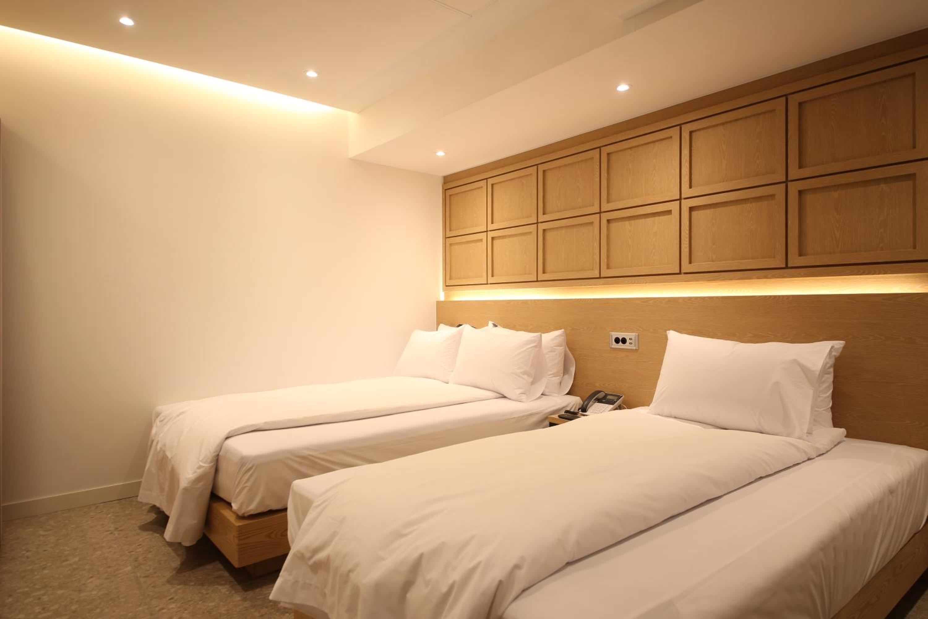 Deluxe Twin Room - Photo 1