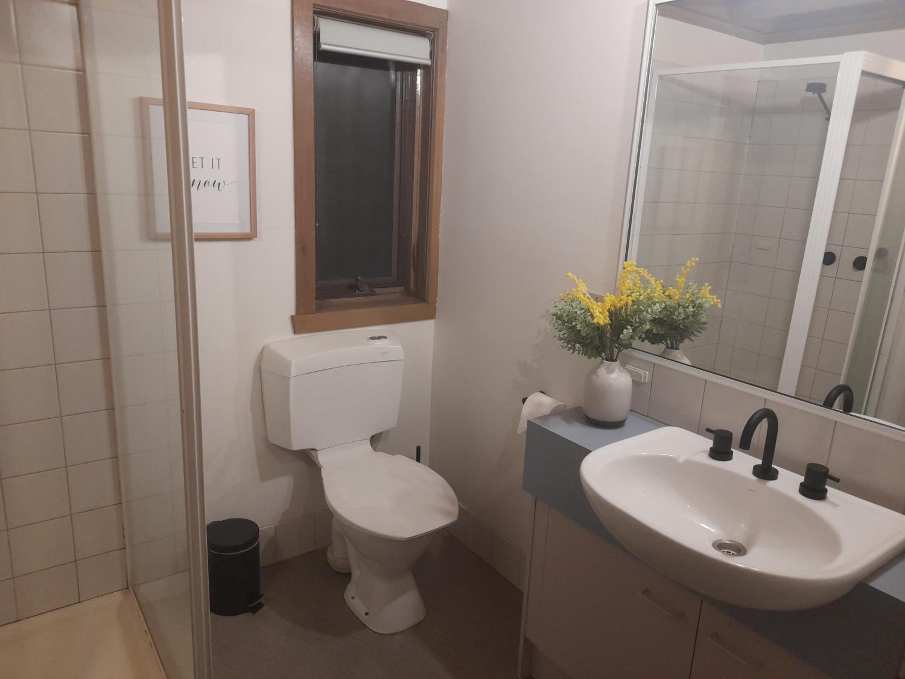 Three-Bedroom House photo 2