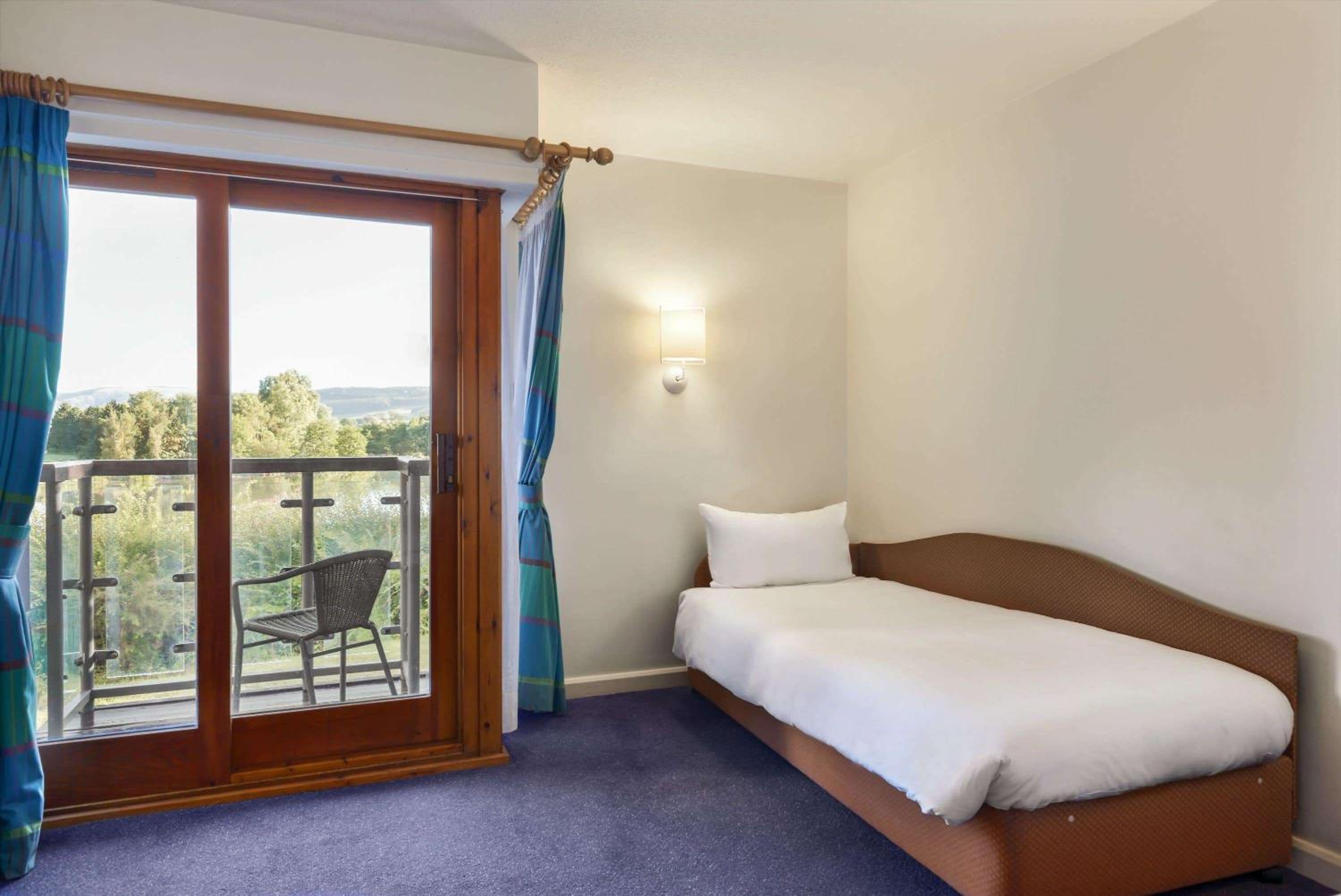 Double Room with Sofa Bed, Lake View - Photo 8