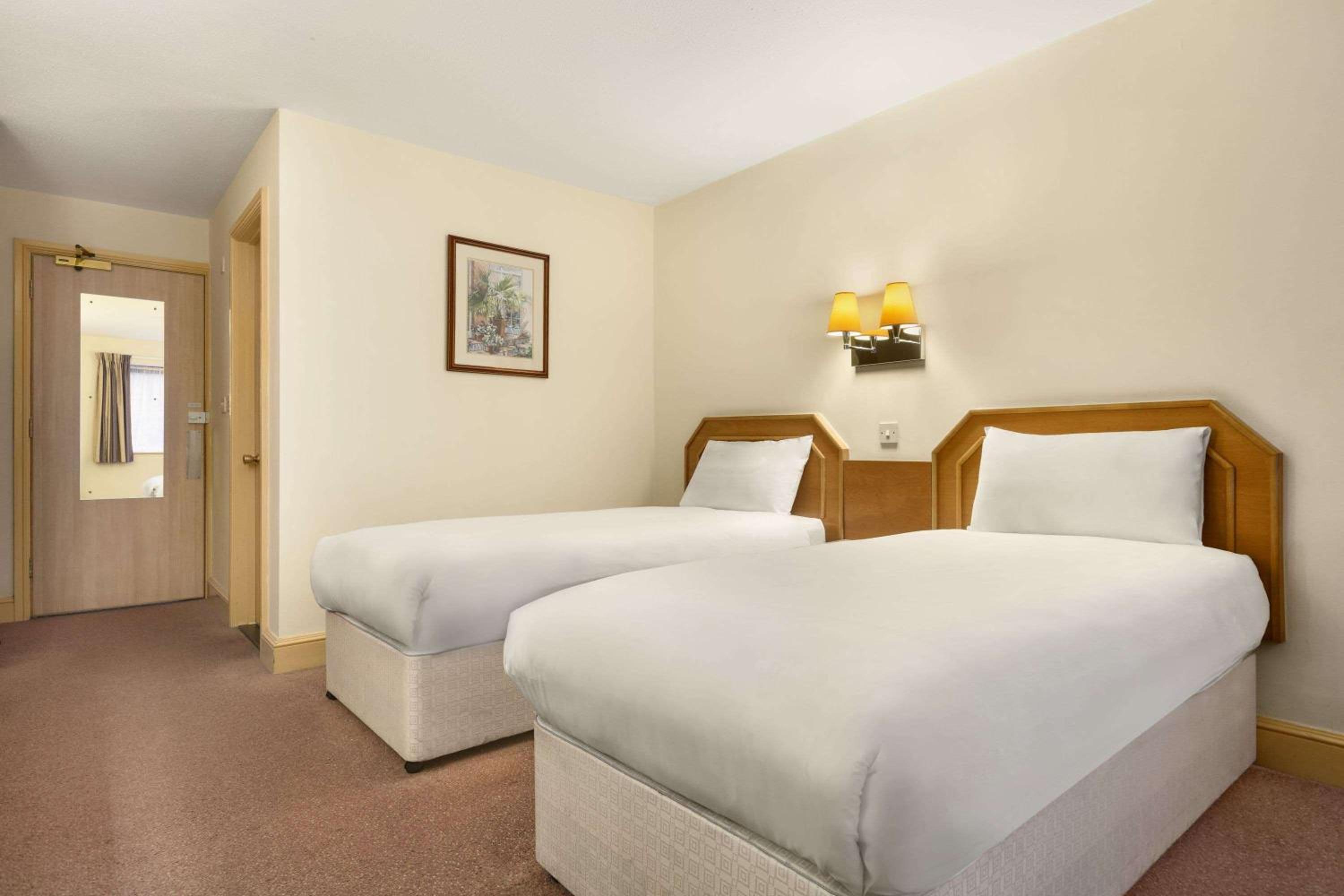 Twin Room - Photo 5