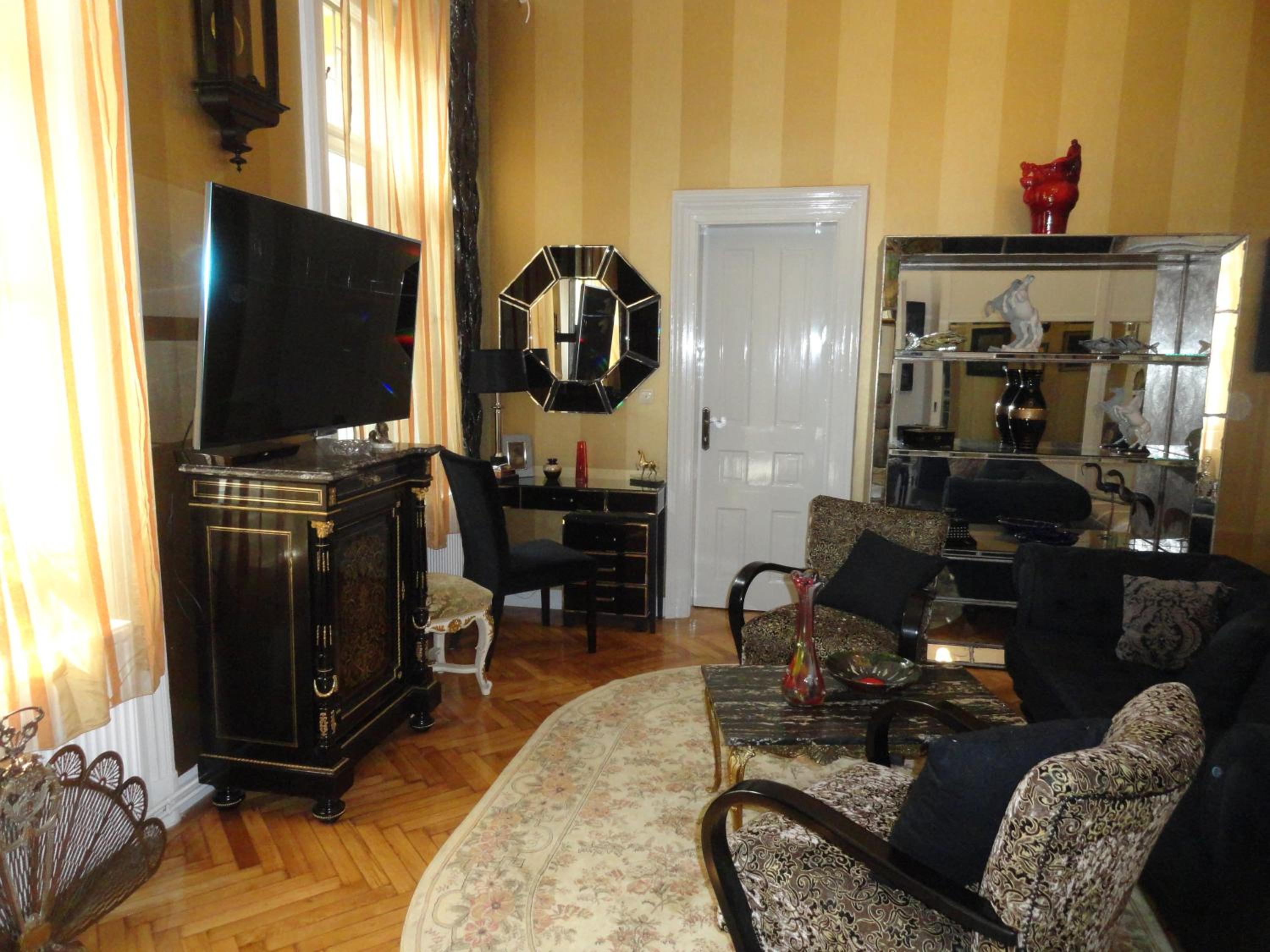 Two-Bedroom Apartment - Photo 29