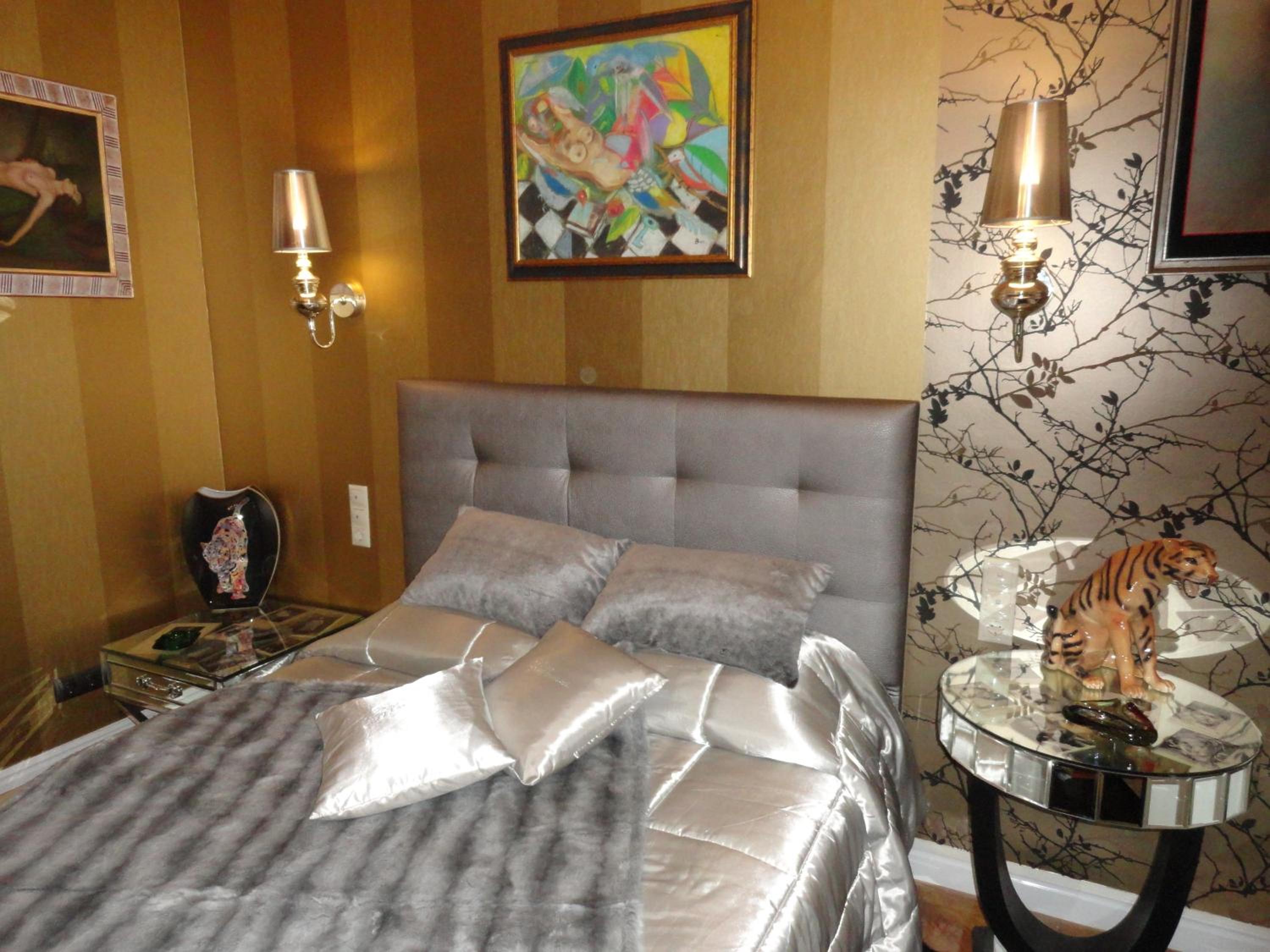 Two-Bedroom Apartment - Photo 21