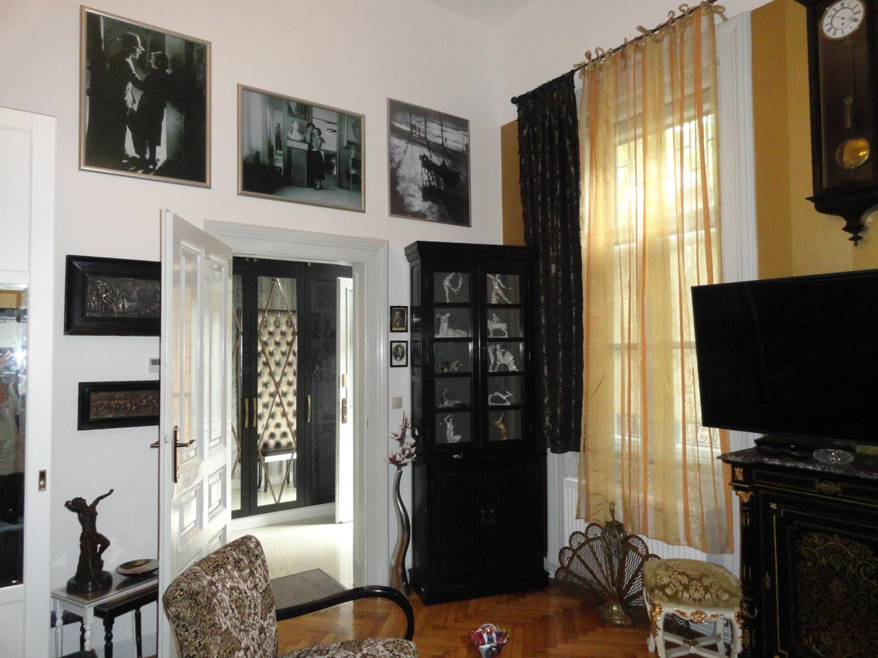 Two-Bedroom Apartment - Photo 105