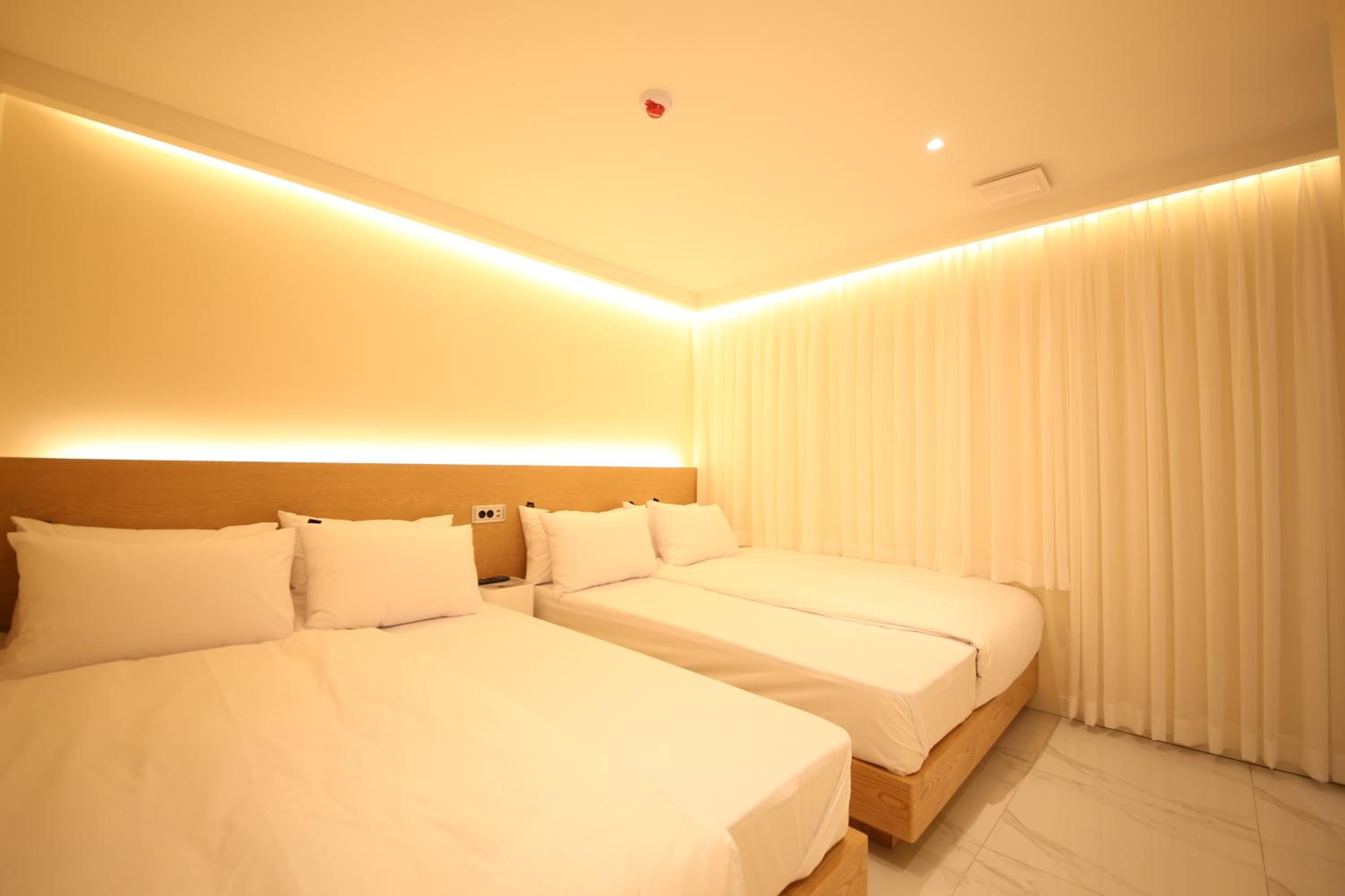 Family Suite - Photo 9