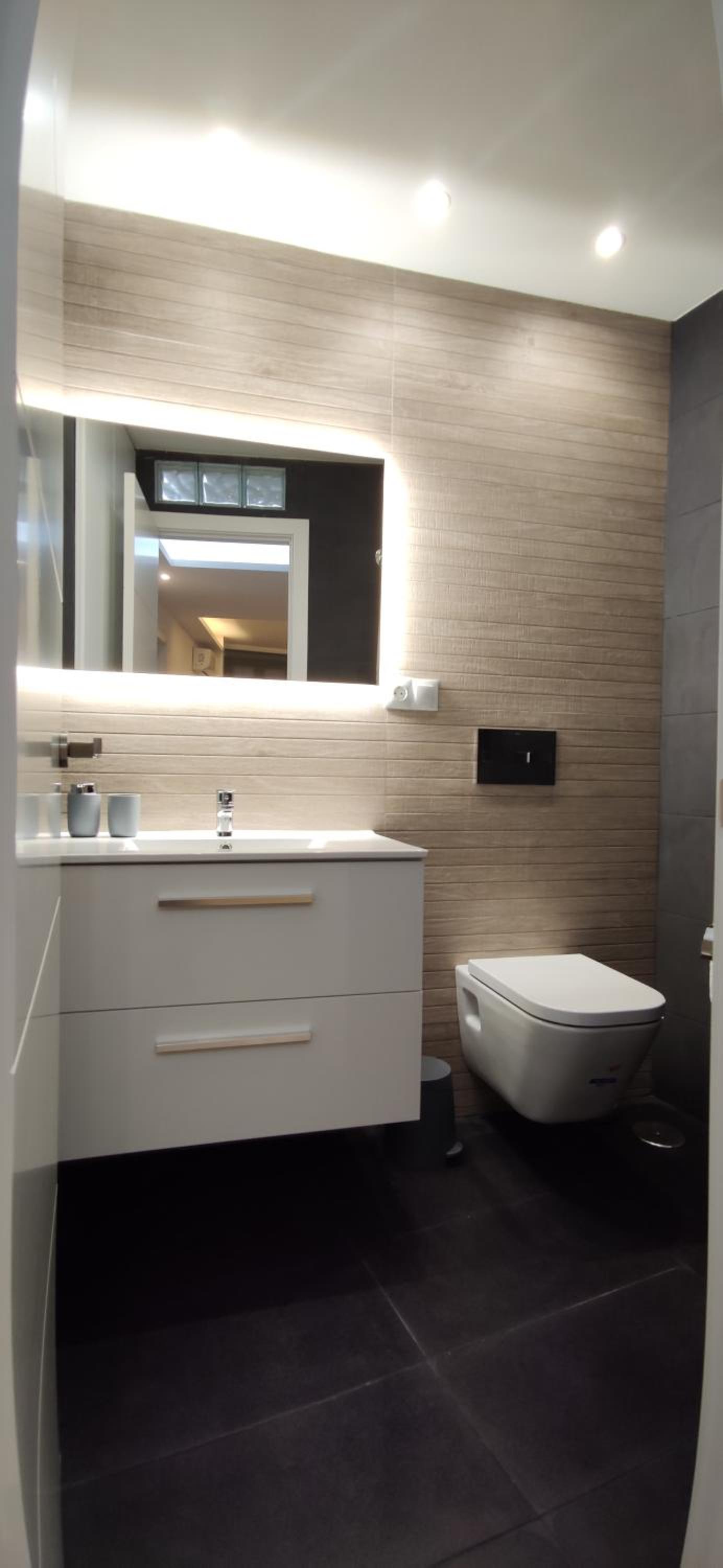 One-Bedroom Apartment - Photo 14