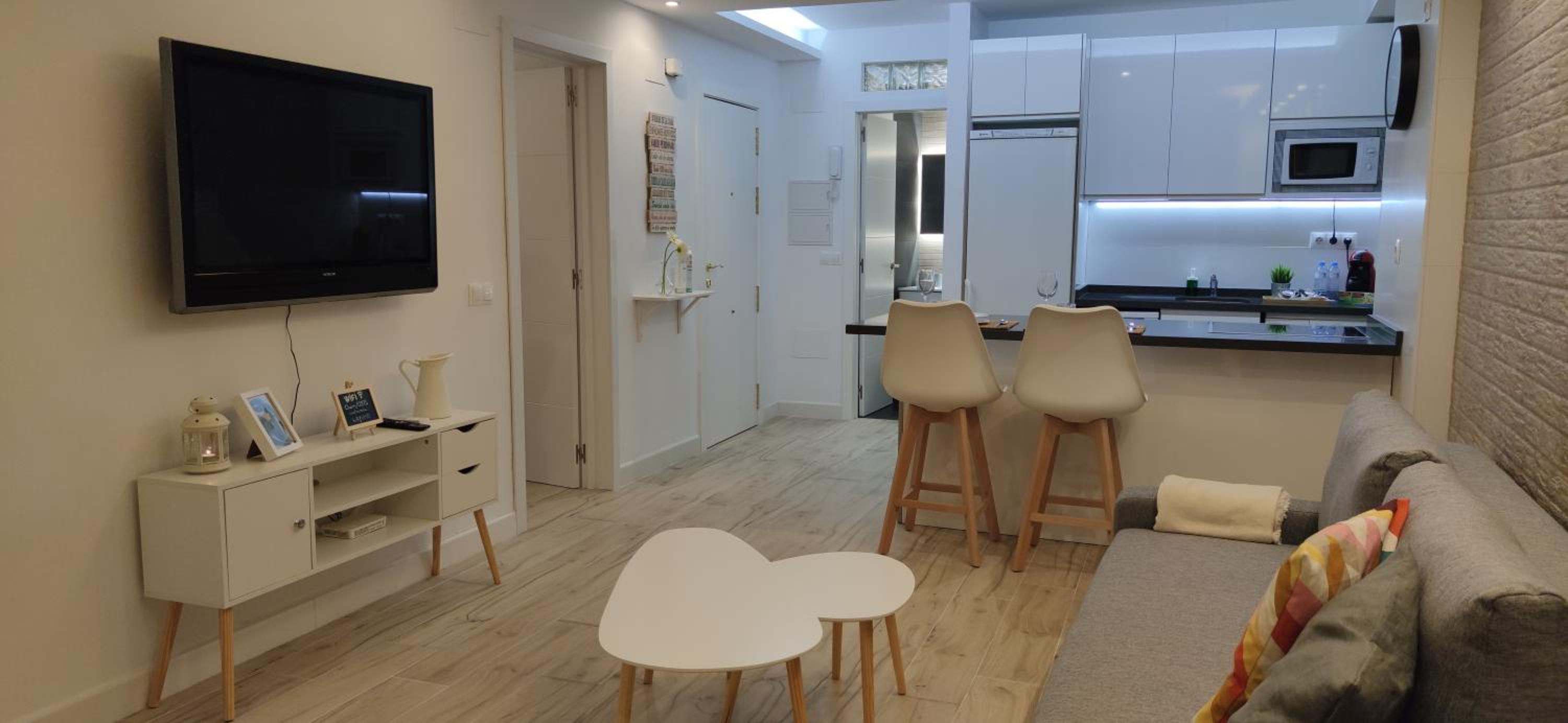 One-Bedroom Apartment - Photo 10