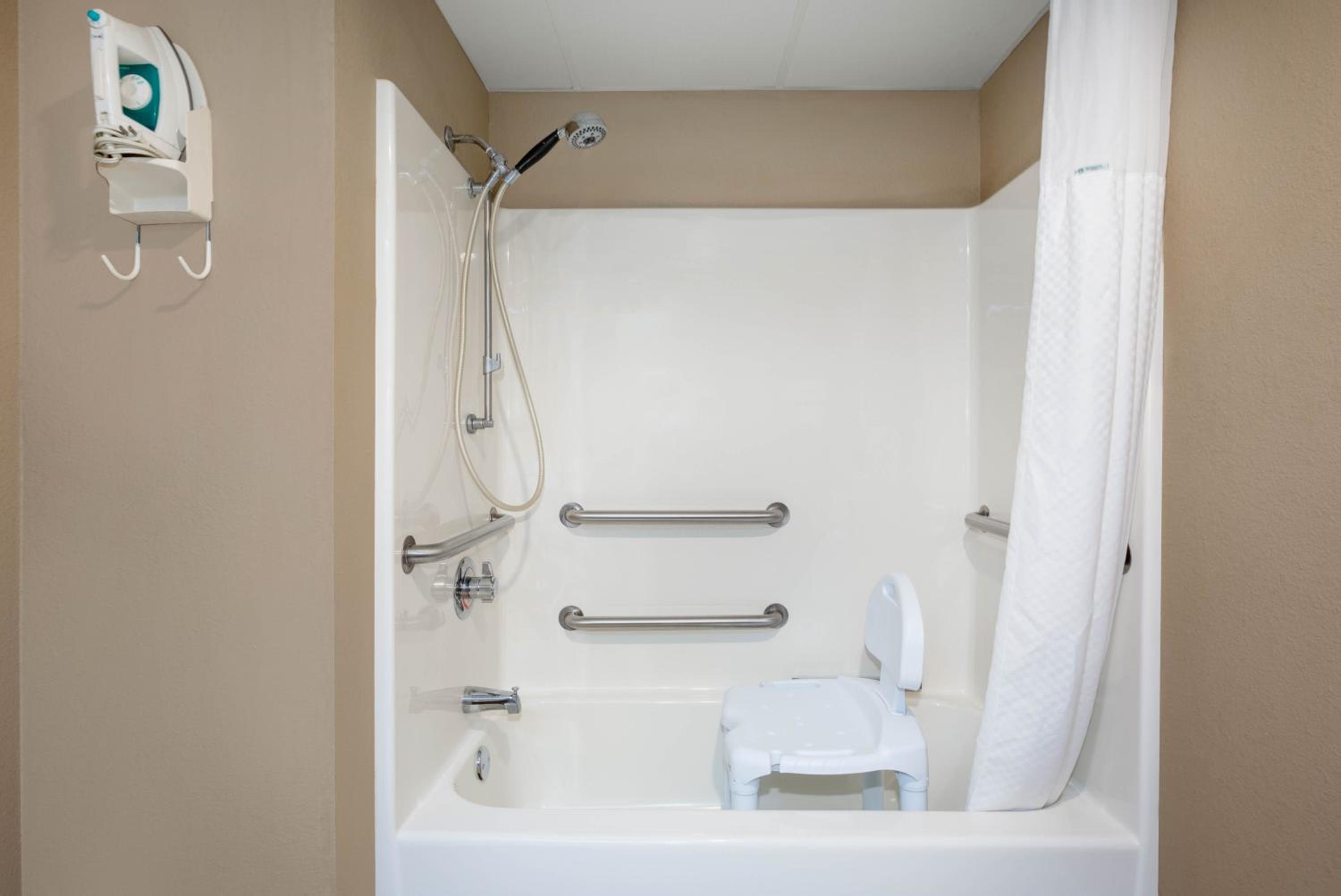 King Room - Disability Access photo 2
