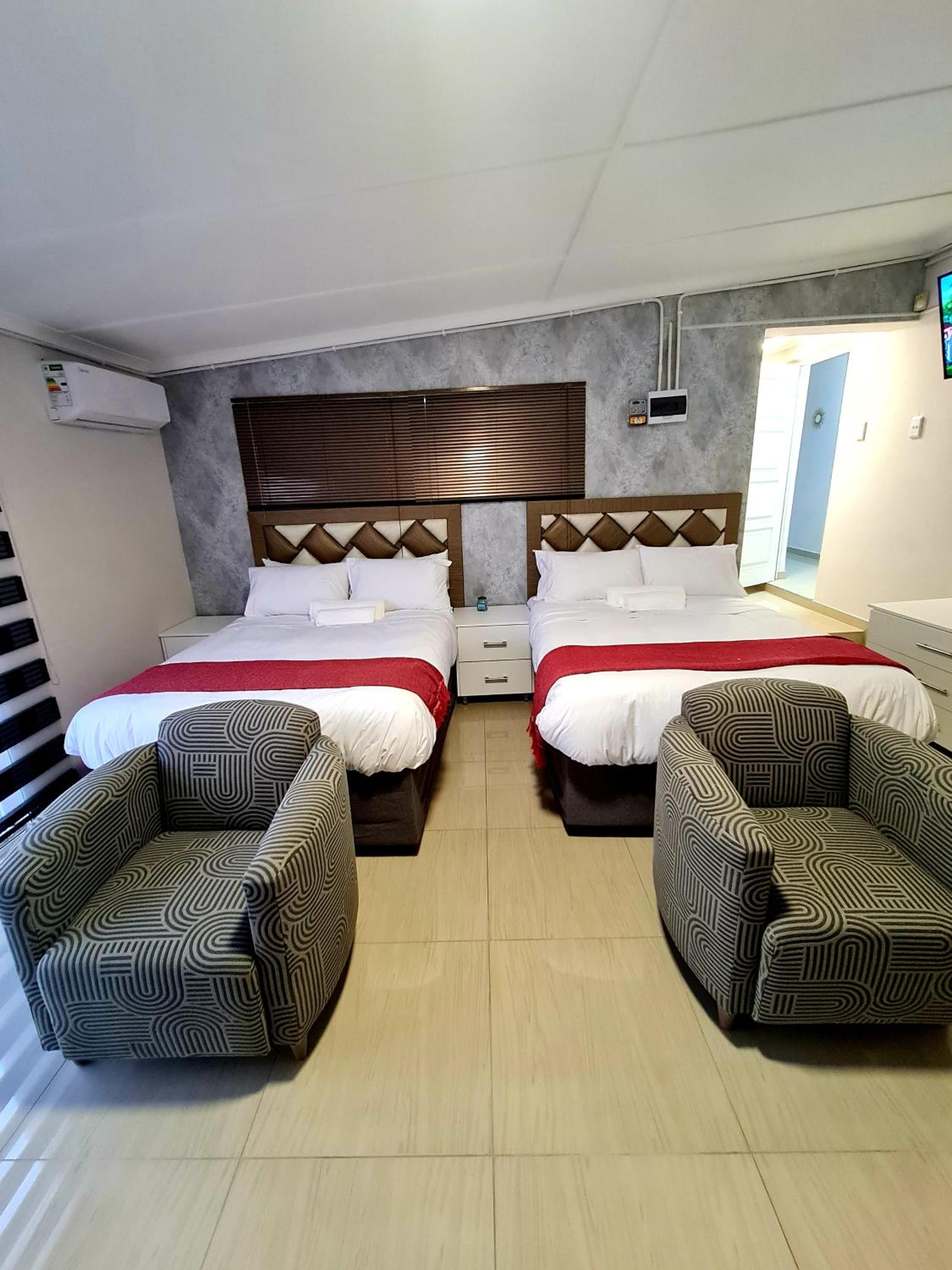 Double or Twin Room with Private Bathroom - Photo 1