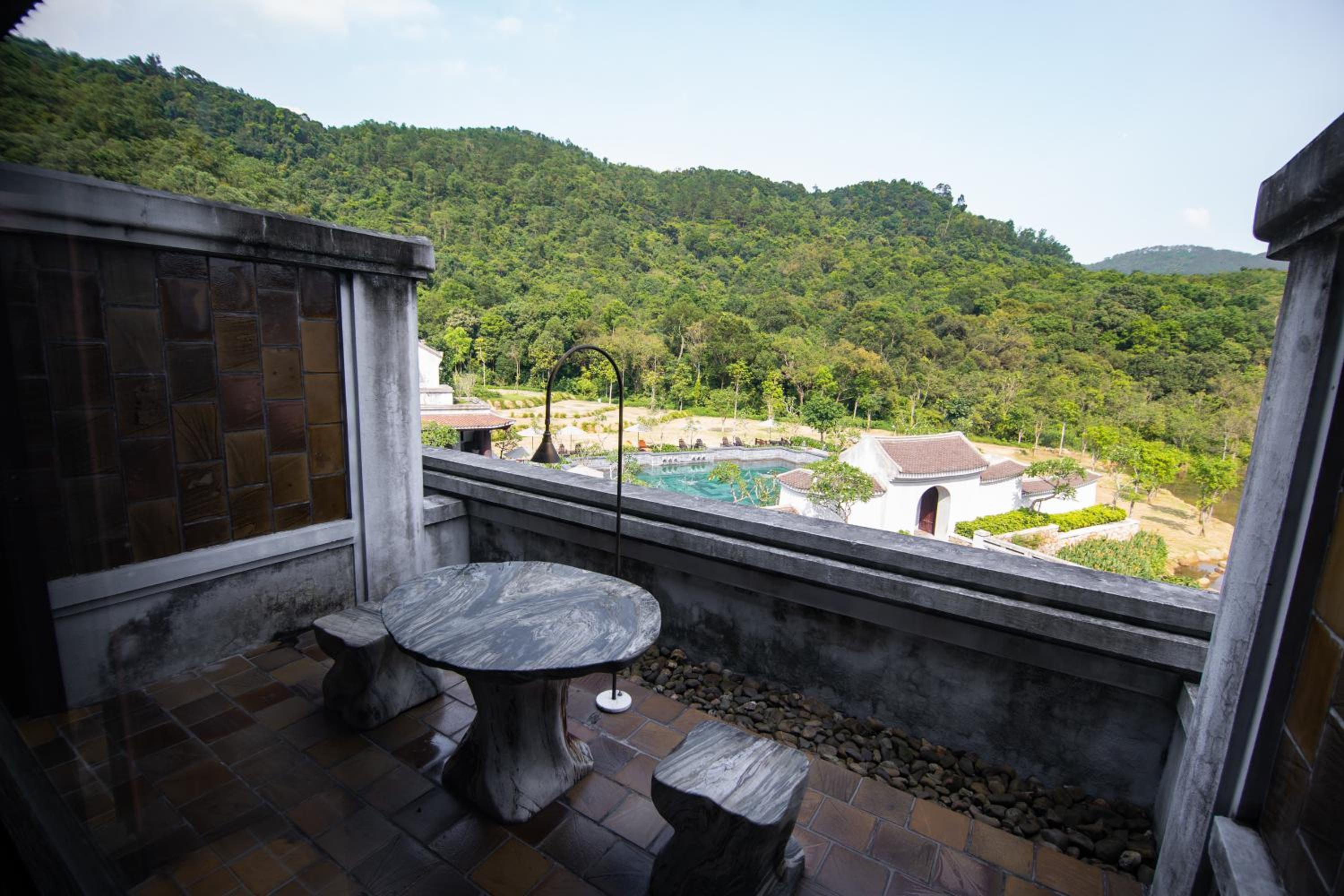 Deluxe King Room with Garden Pool View