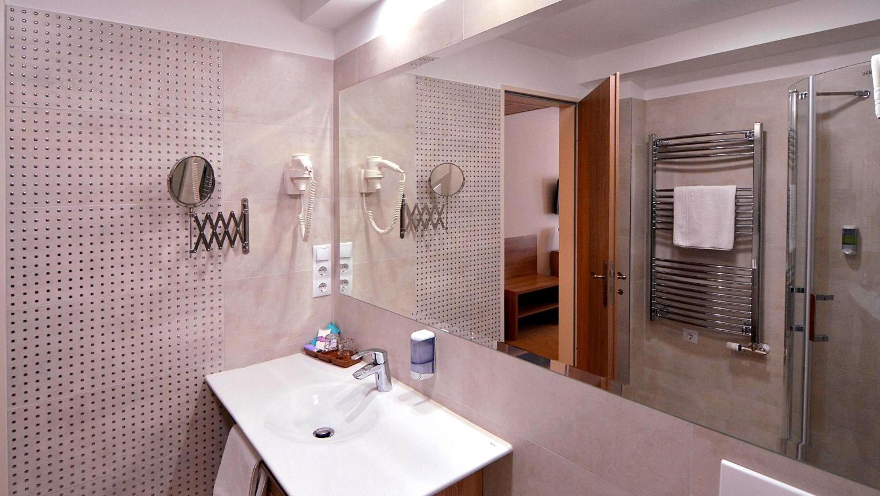 Double Room - Photo 3